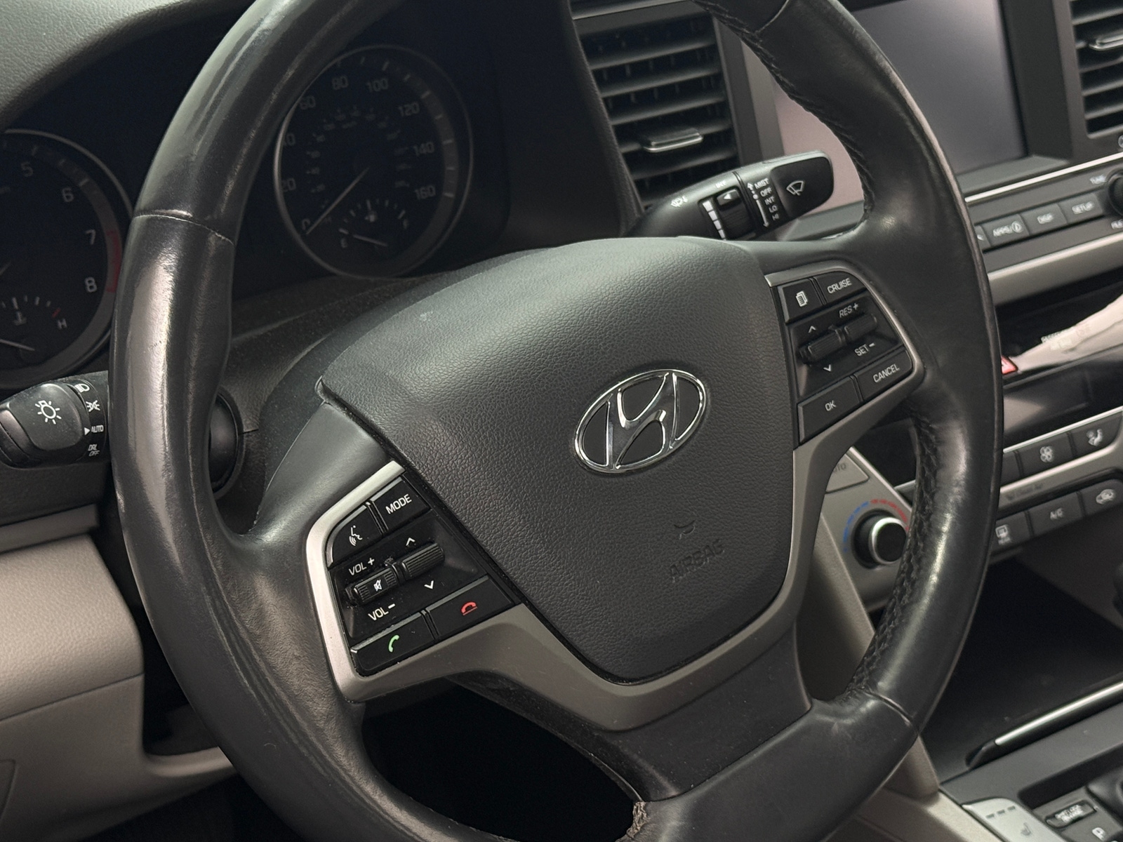 Thumbnail: 2018 Hyundai Elantra - 5