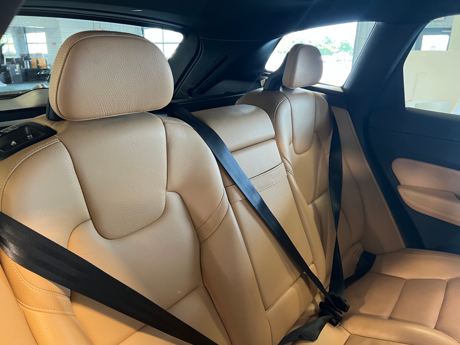Thumbnail: 2018 Volvo XC60 - 5