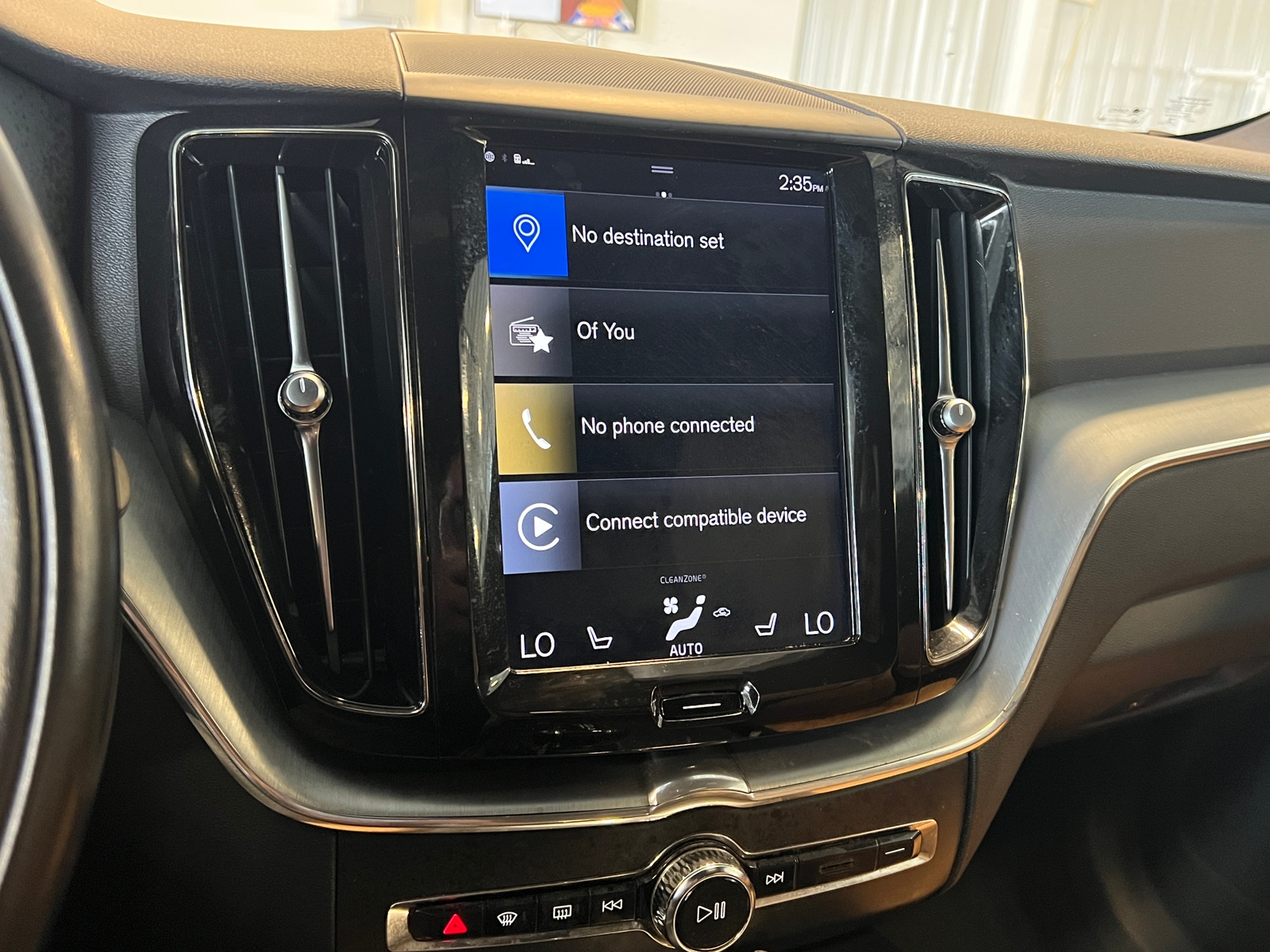 Thumbnail: 2018 Volvo XC60 - 3