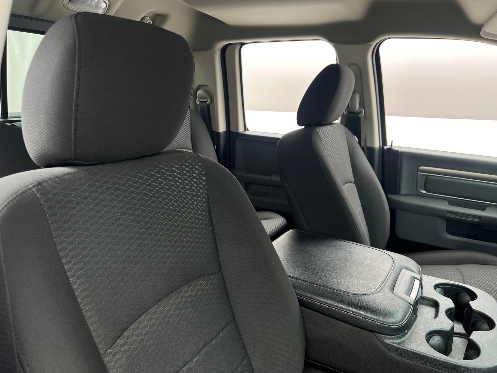 Thumbnail: 2020 RAM 1500 Classic - 2