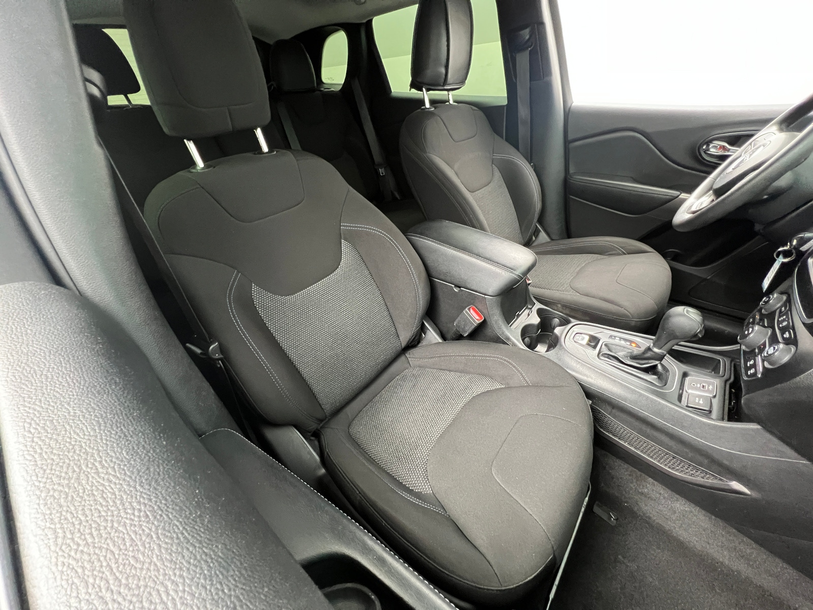 Thumbnail: 2020 Jeep Cherokee - 2