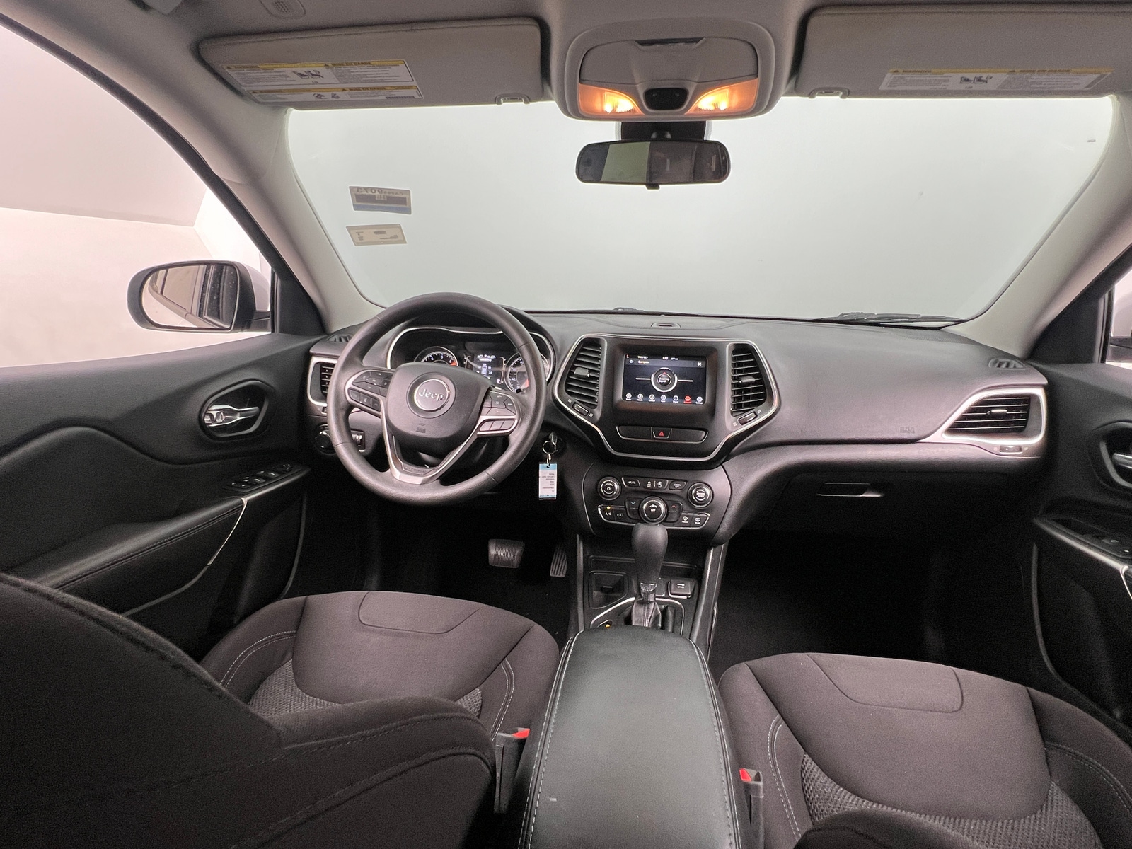 Thumbnail: 2020 Jeep Cherokee - 3