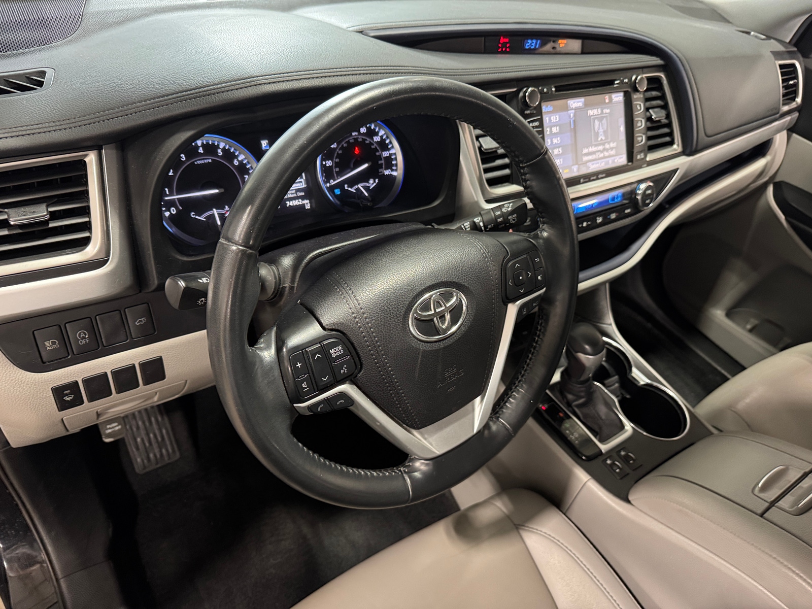 Thumbnail: 2019 Toyota Highlander - 2