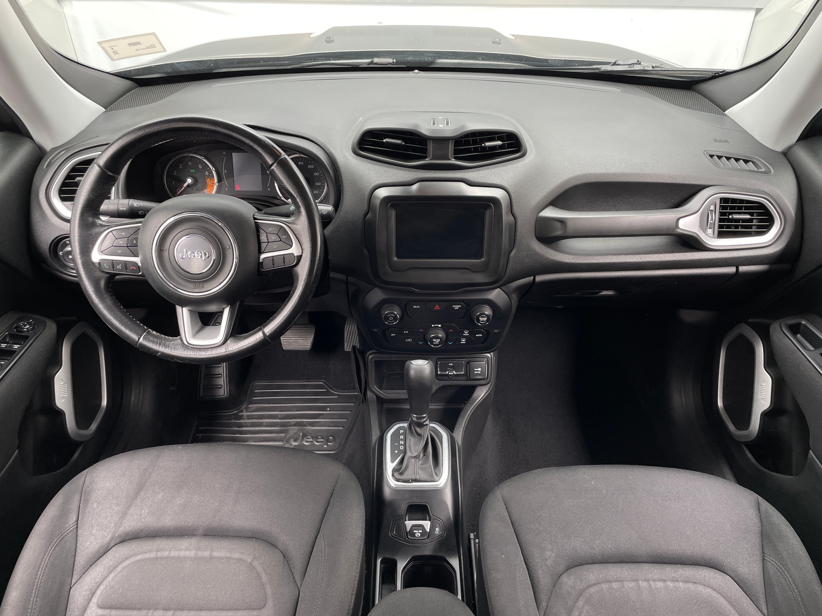Thumbnail: 2018 Jeep Renegade - 3