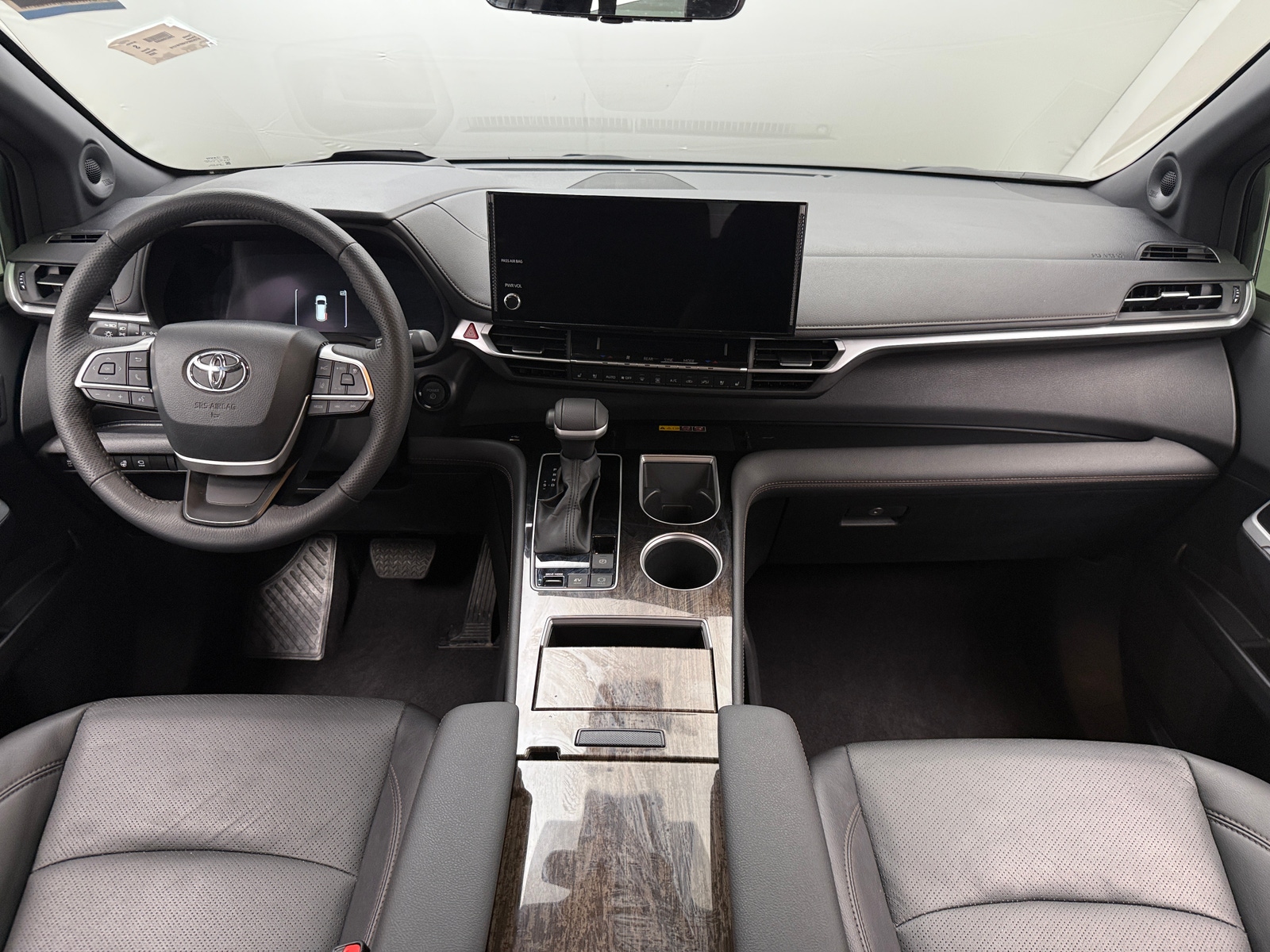 Thumbnail: 2025 Toyota Sienna - 2