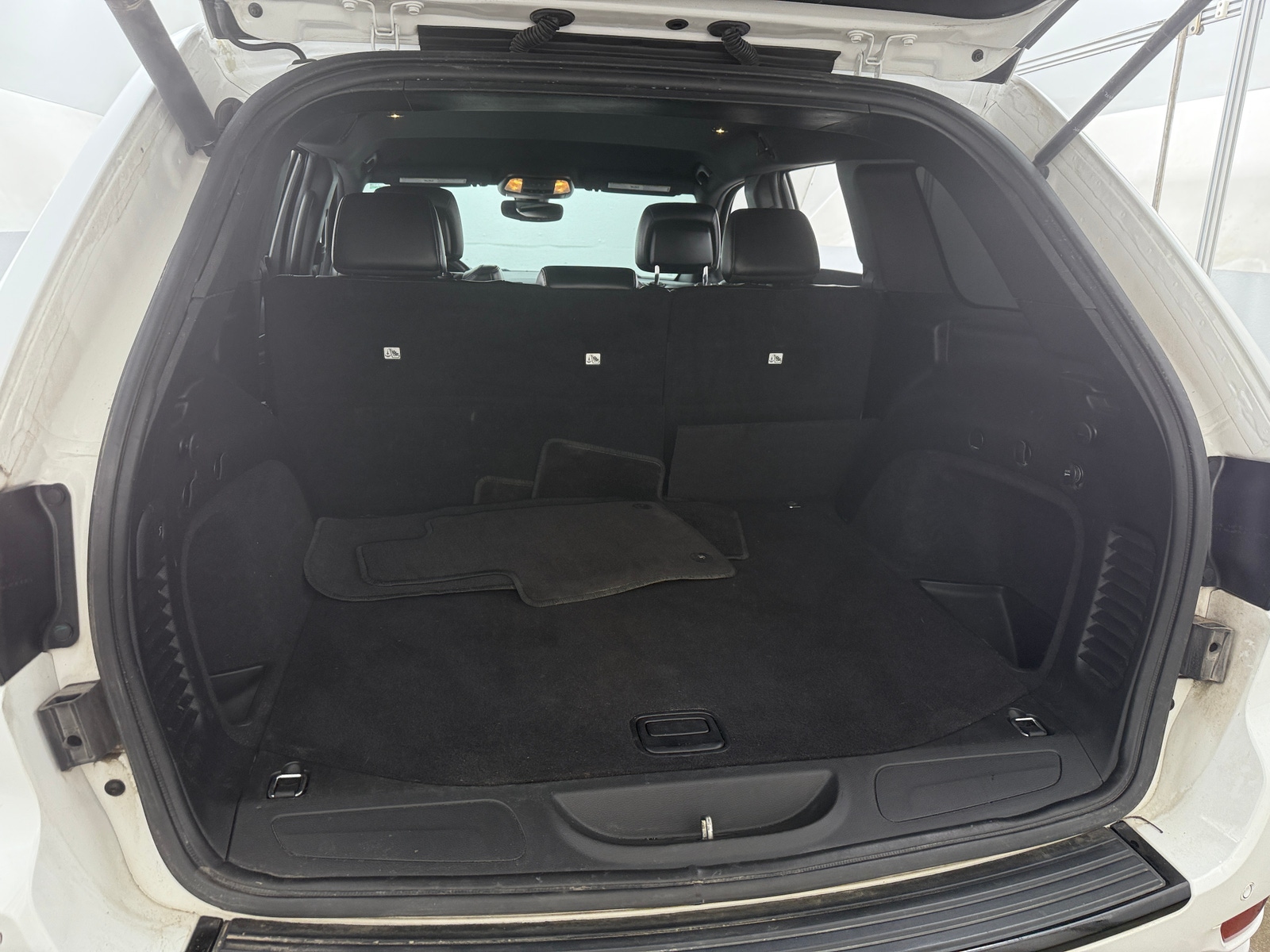 Thumbnail: 2018 Jeep Grand Cherokee - 6