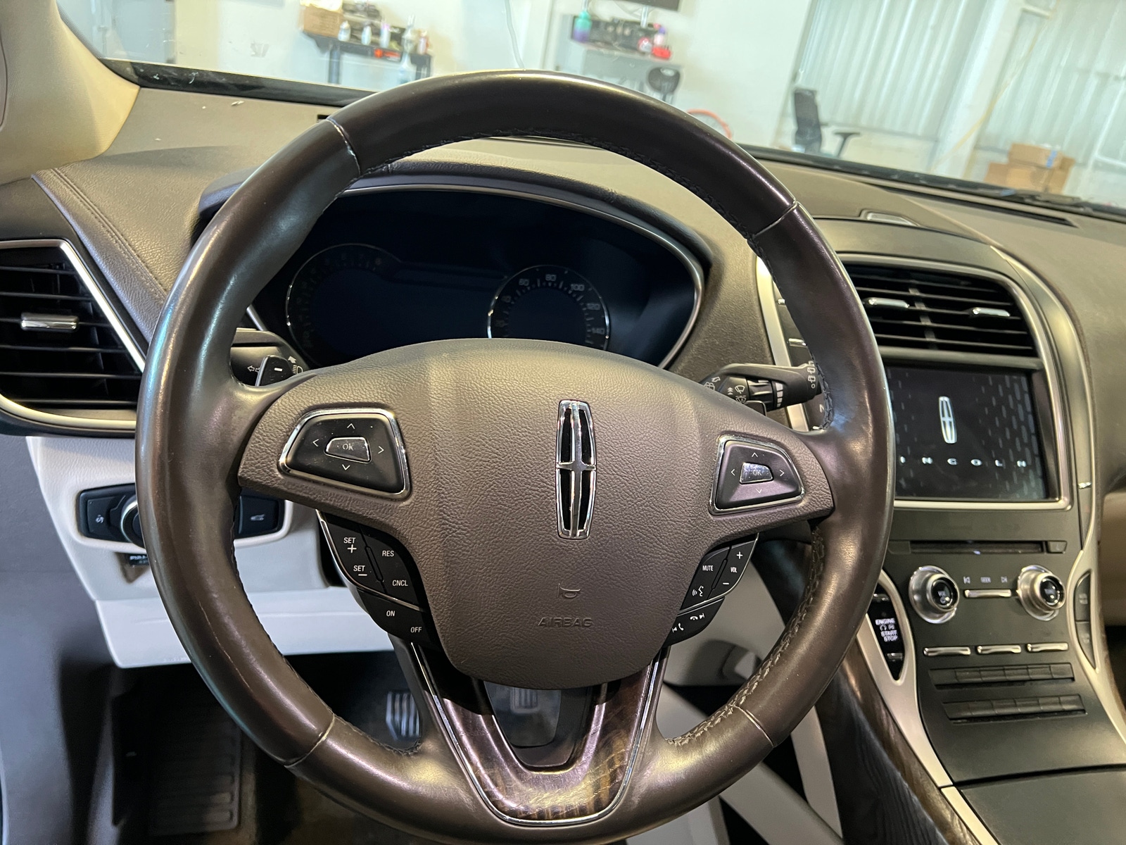 Thumbnail: 2017 Lincoln MKX - 4