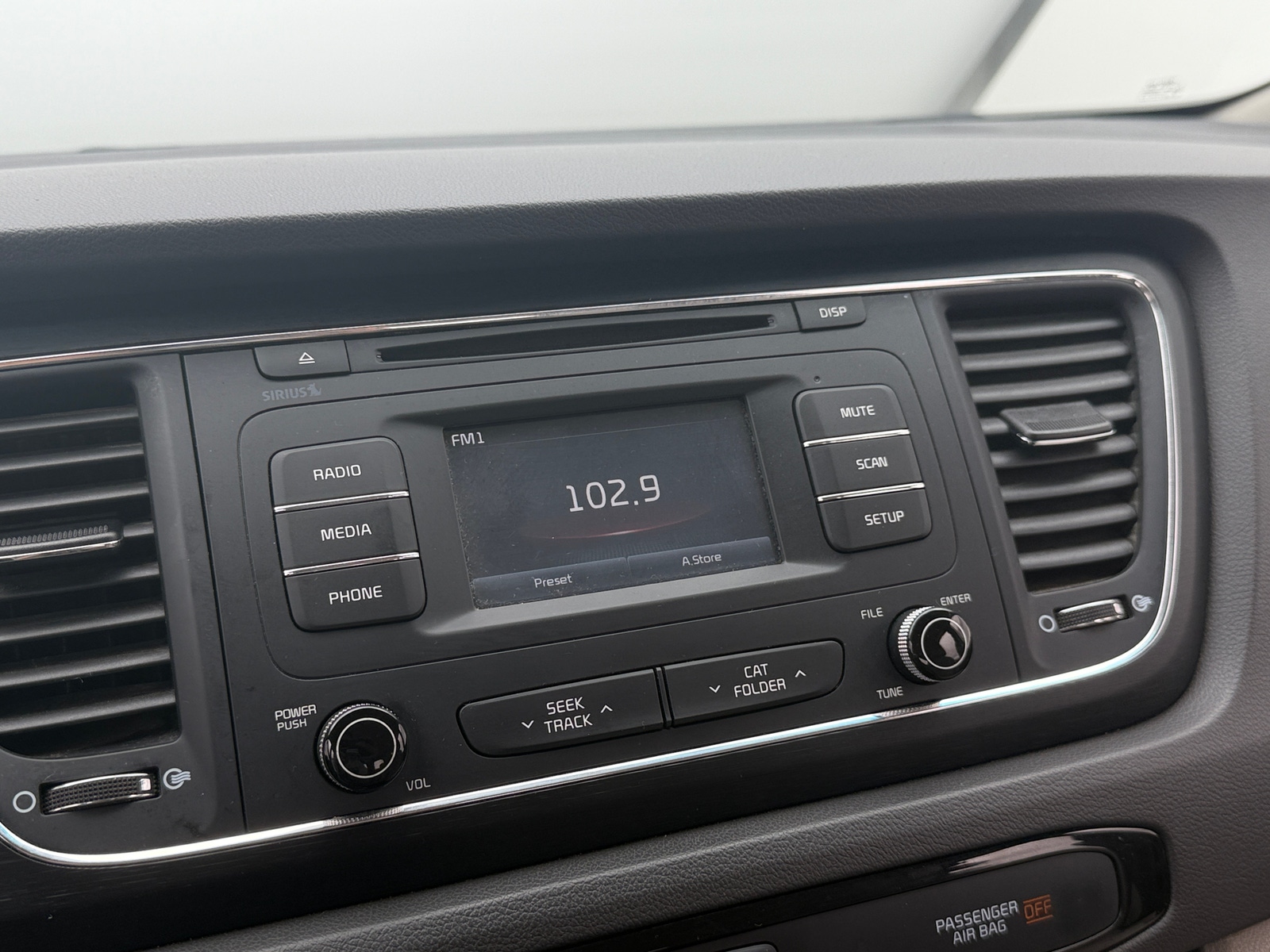 Thumbnail: 2016 Kia Sedona - 4