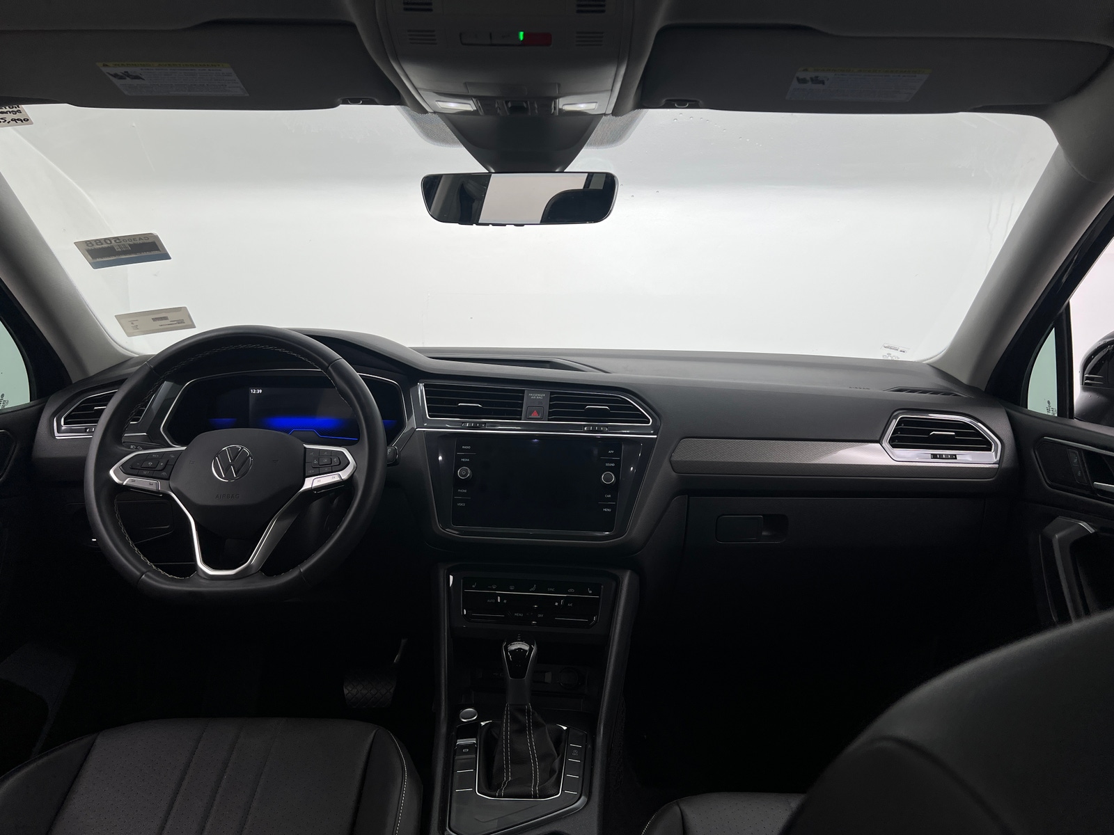 Thumbnail: 2022 Volkswagen Tiguan - 2