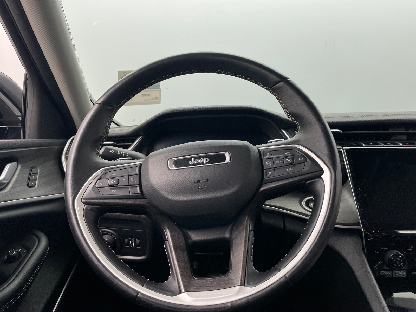 Thumbnail: 2021 Jeep Grand Cherokee L - 4