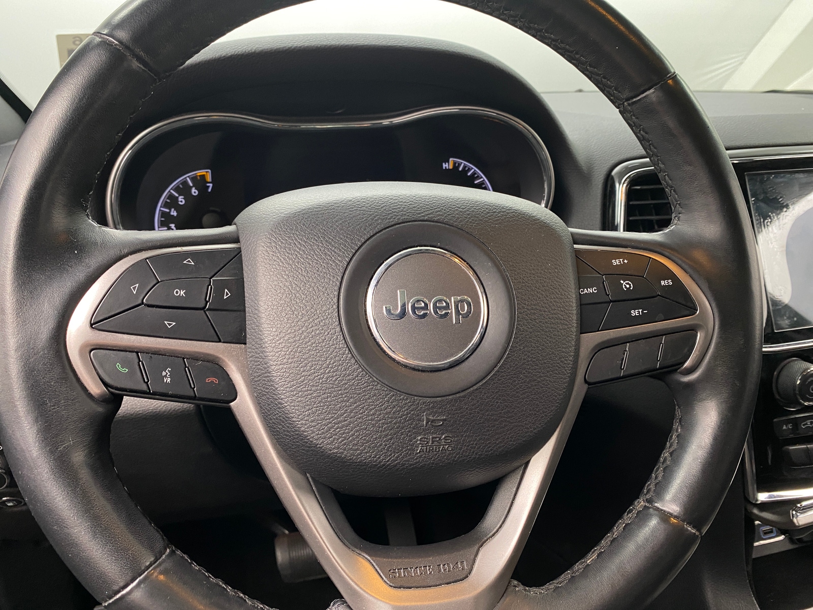 Thumbnail: 2019 Jeep Grand Cherokee - 5