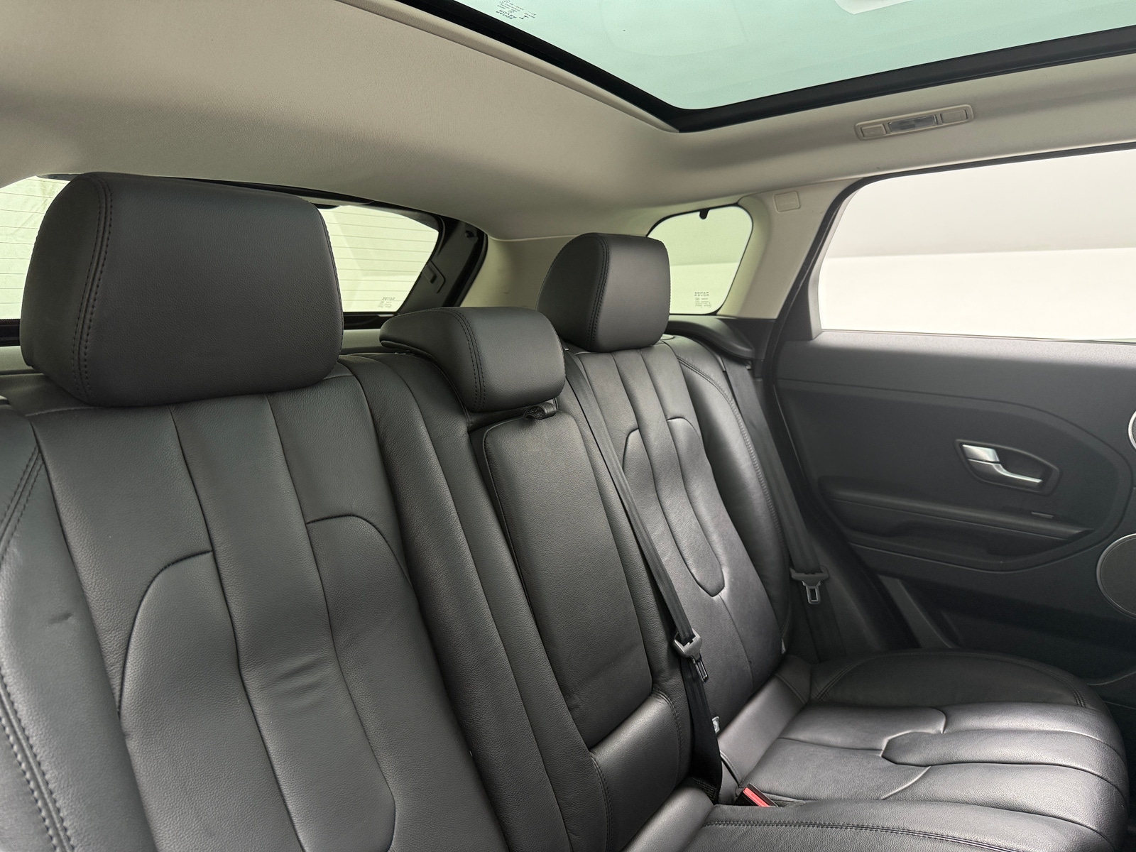 Thumbnail: 2015 Land Rover Range Rover Evoque - 5