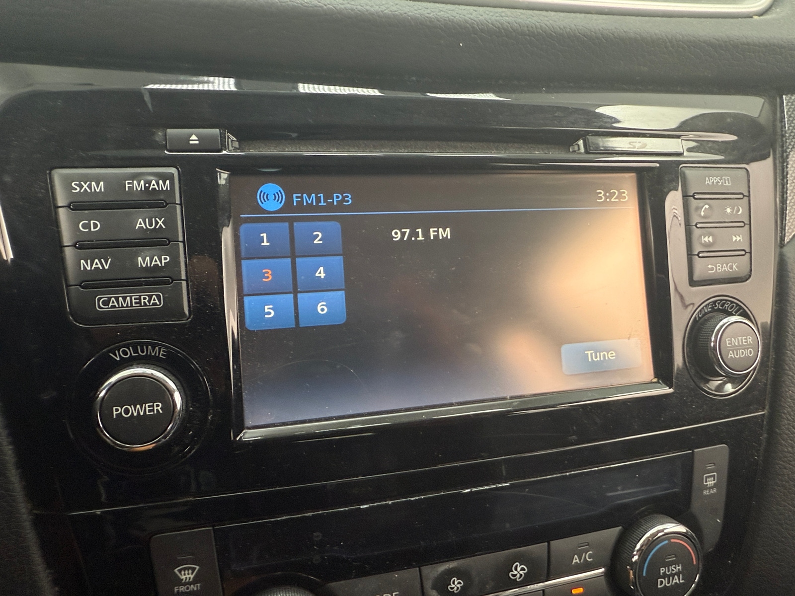 Thumbnail: 2015 Nissan Rogue - 3
