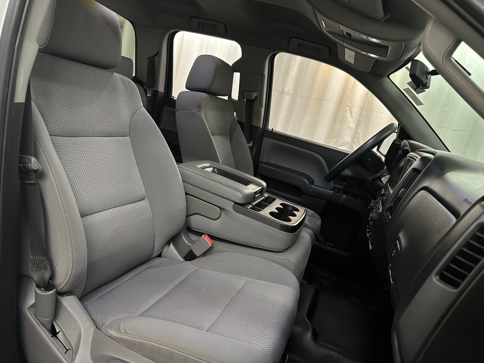 Thumbnail: 2018 Chevrolet Silverado 1500 - 2