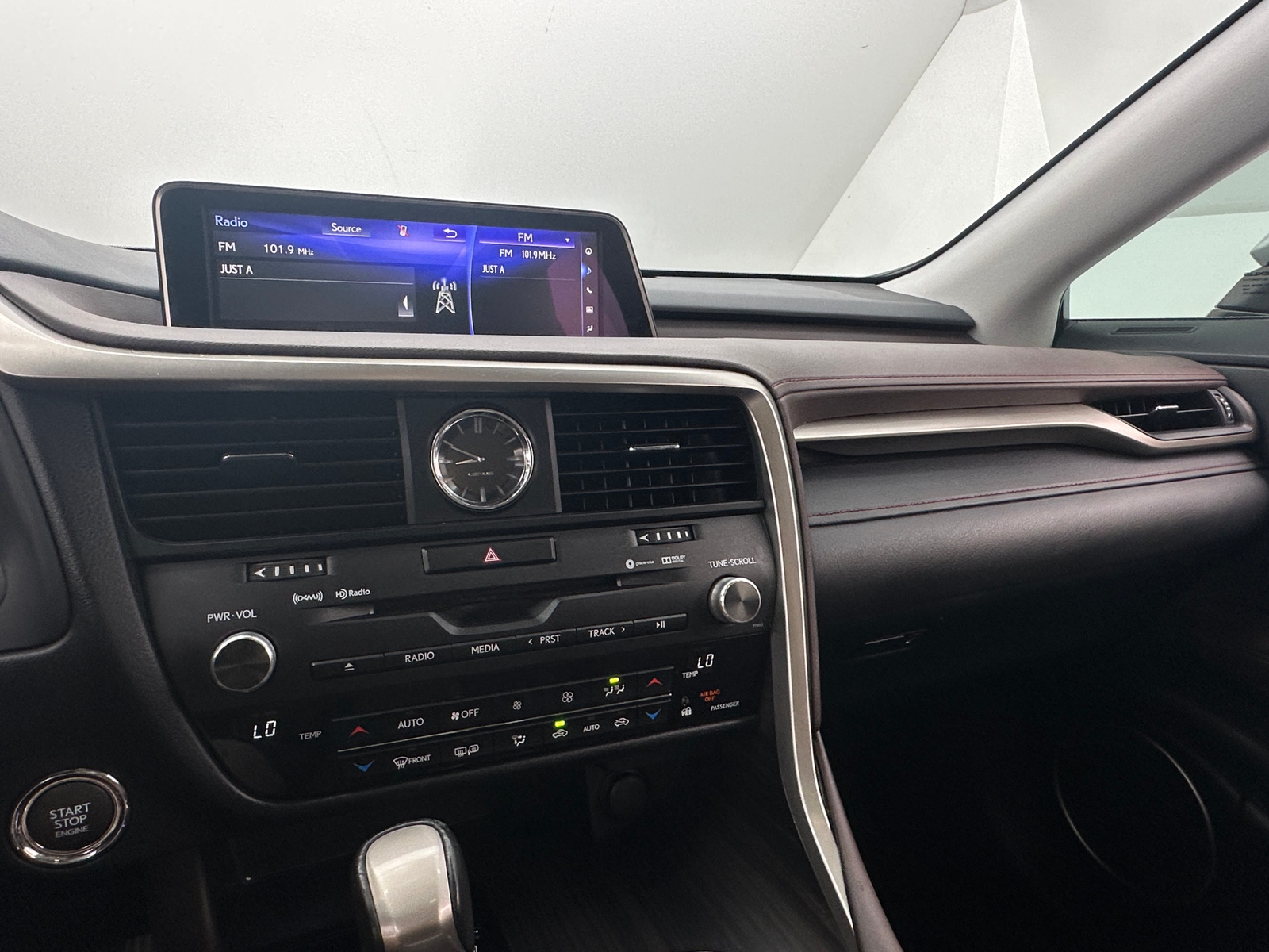 Thumbnail: 2017 Lexus RX - 4