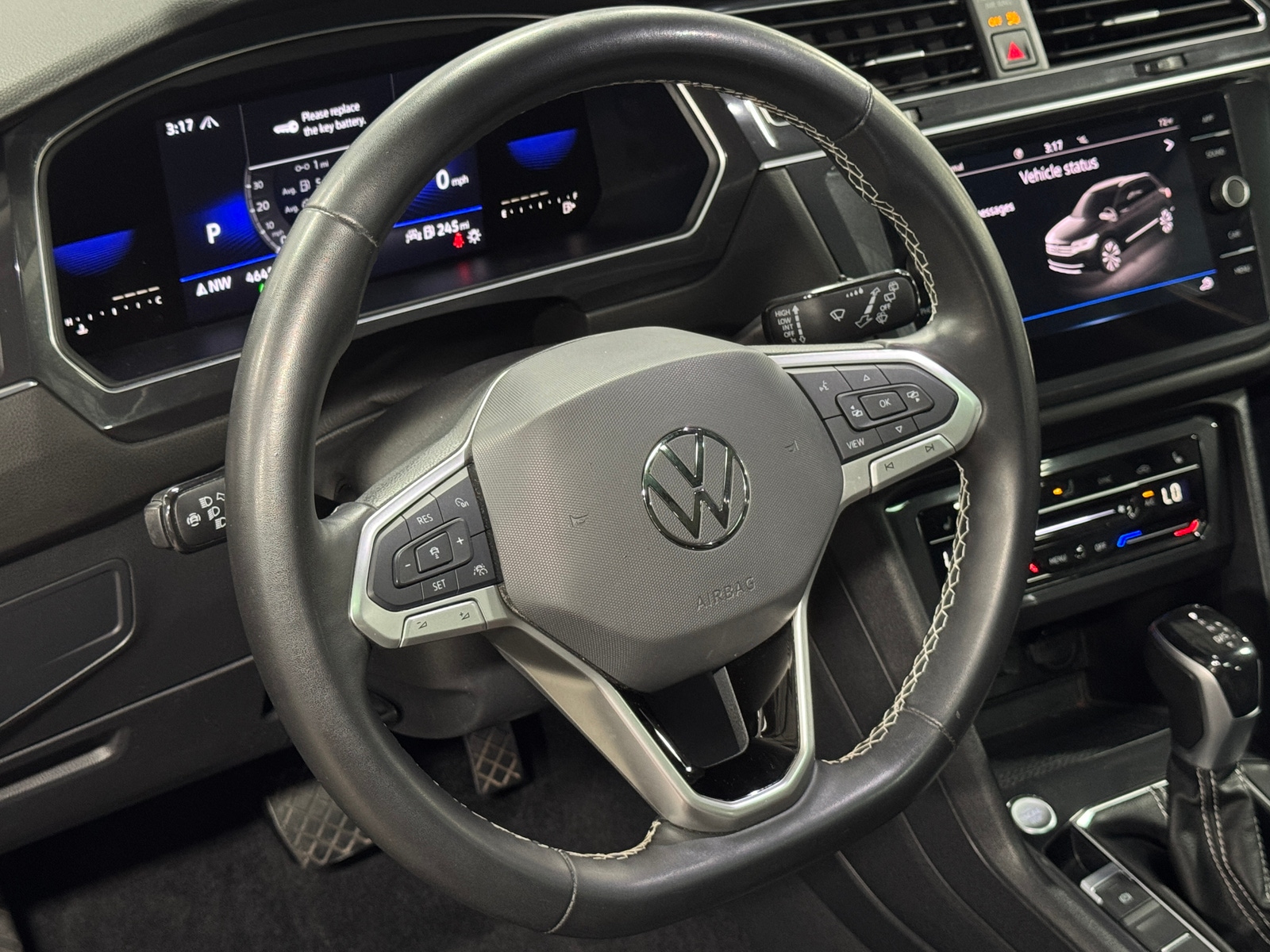 Thumbnail: 2022 Volkswagen Tiguan - 4
