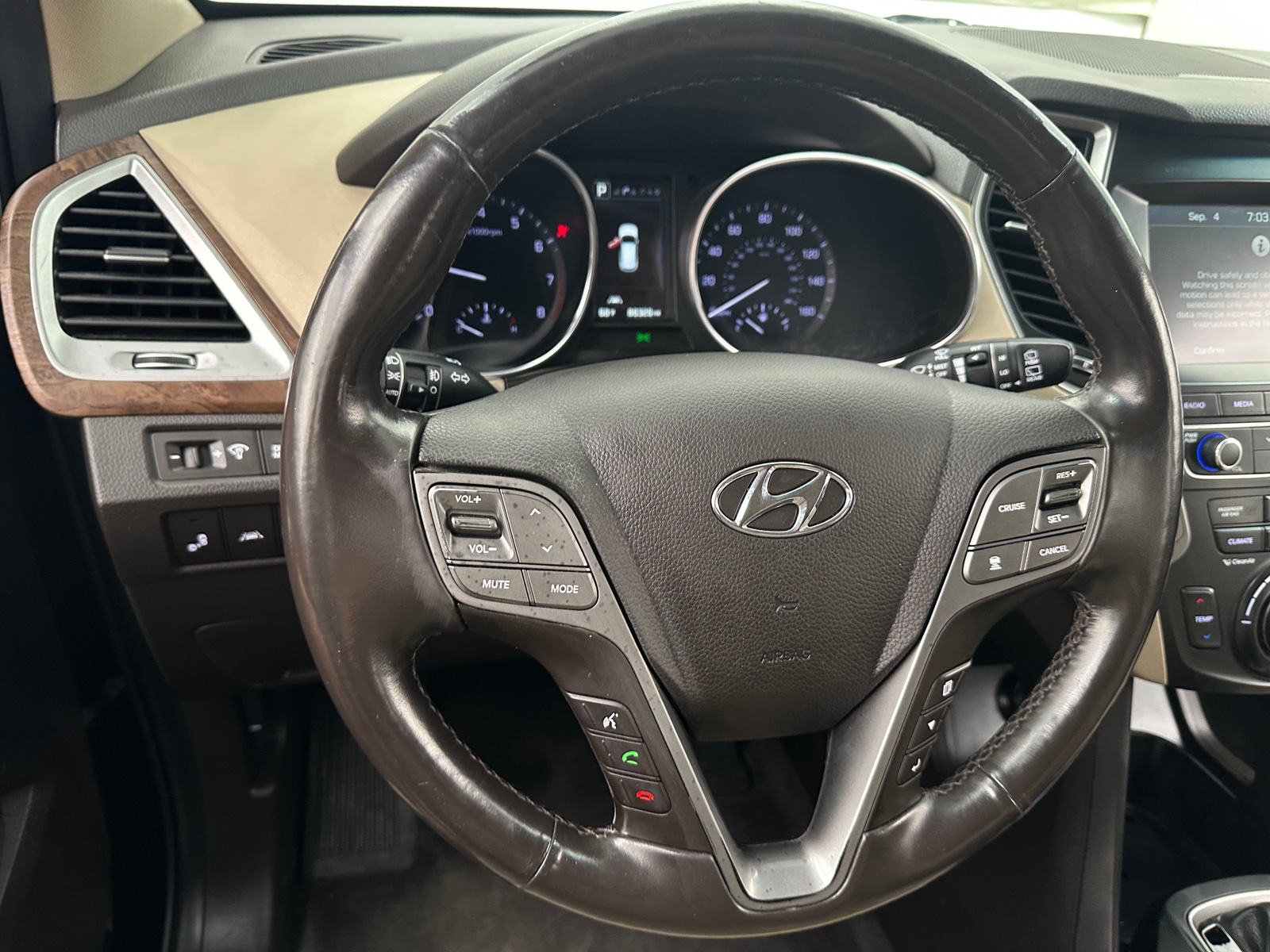Thumbnail: 2019 Hyundai Santa Fe - 4