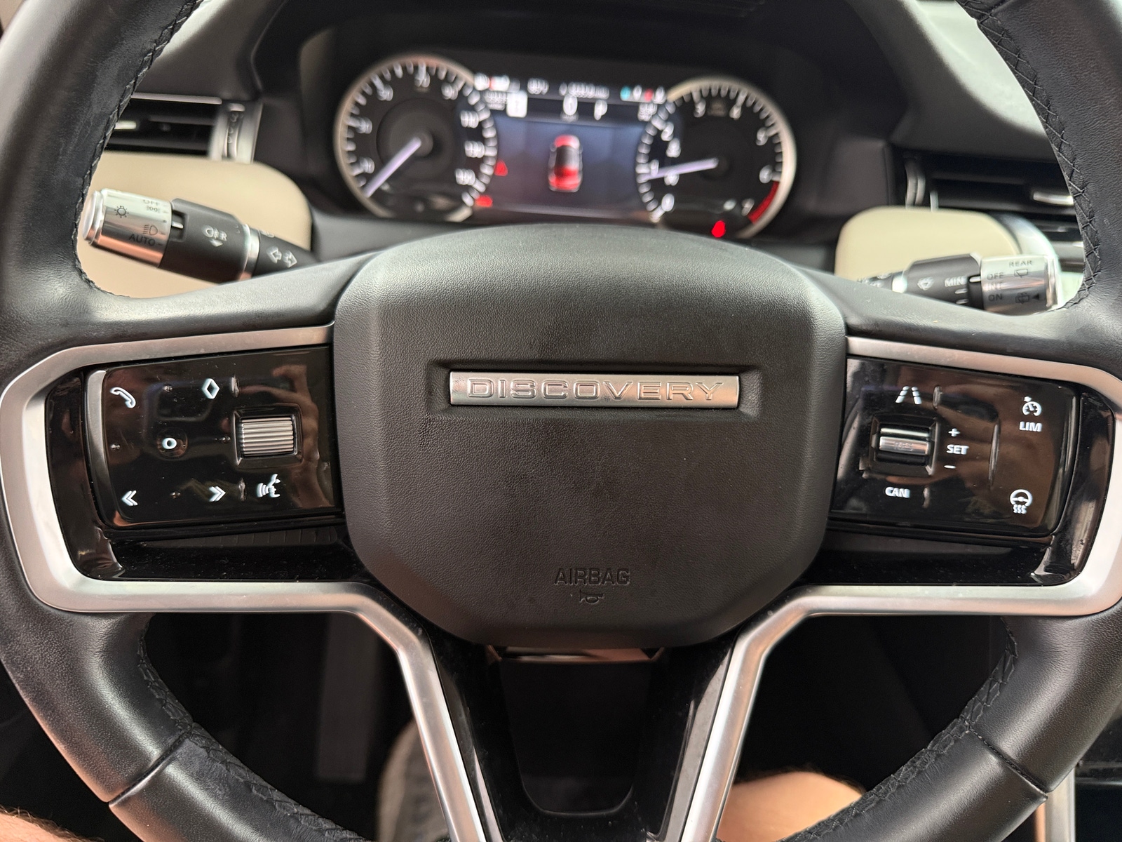 Thumbnail: 2022 Land Rover Discovery Sport - 4