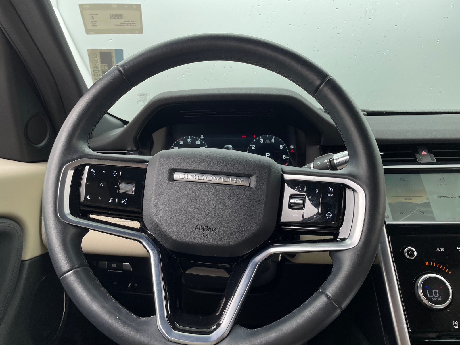 Thumbnail: 2022 Land Rover Discovery Sport - 4