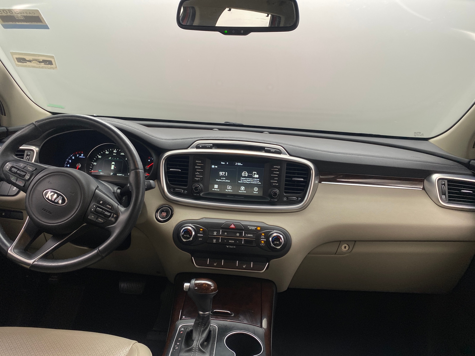 Thumbnail: 2017 Kia Sorento - 2