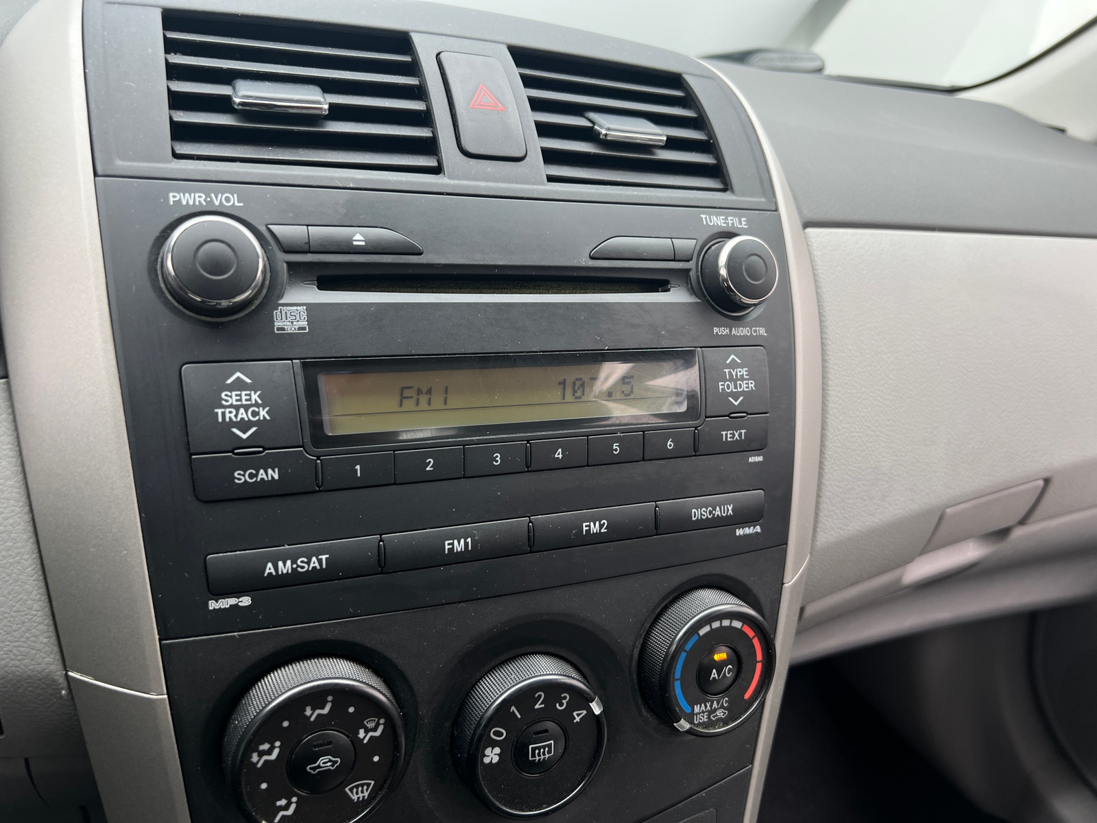 Thumbnail: 2010 Toyota Corolla - 4