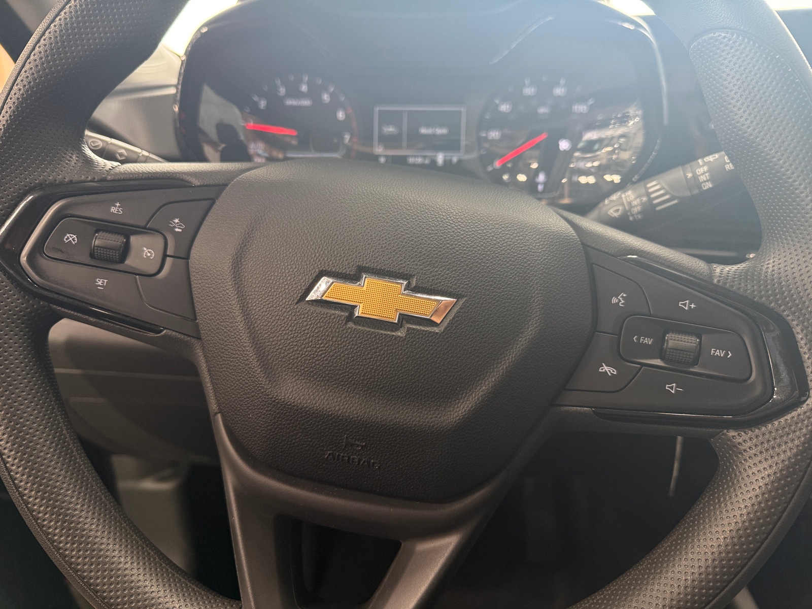 Thumbnail: 2025 Chevrolet Trax - 5