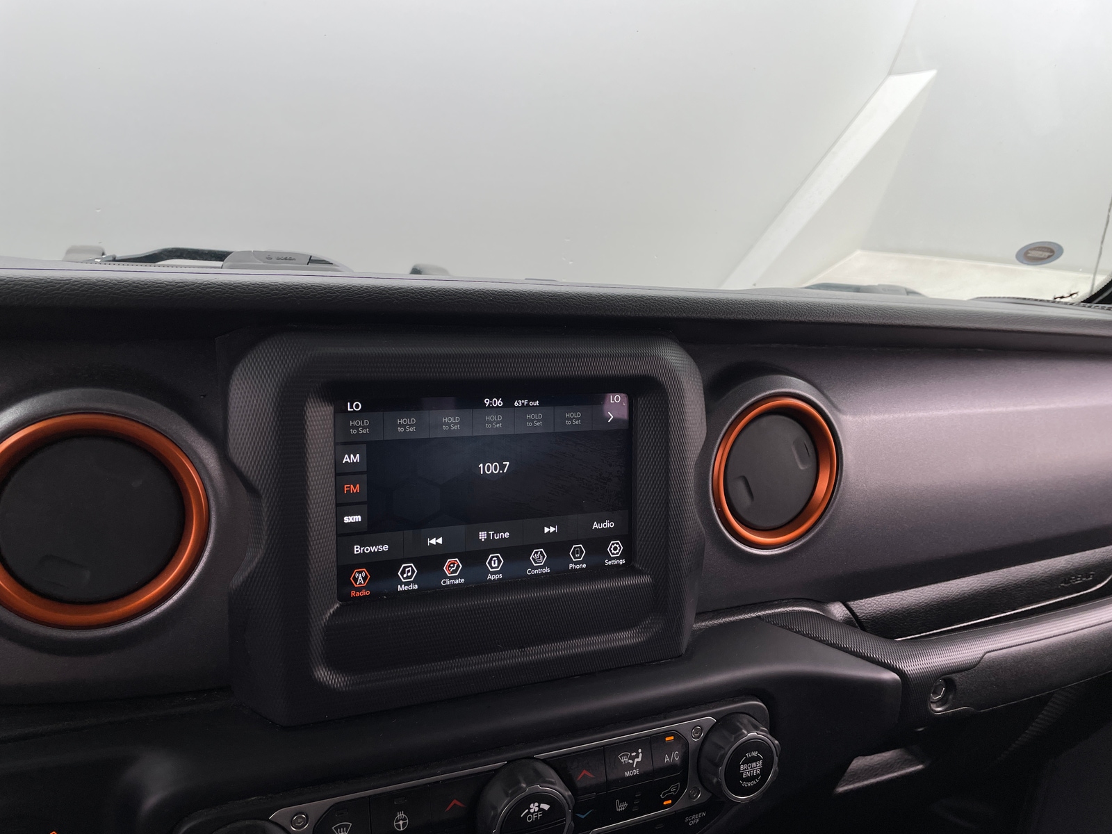 Thumbnail: 2020 Jeep Gladiator - 4