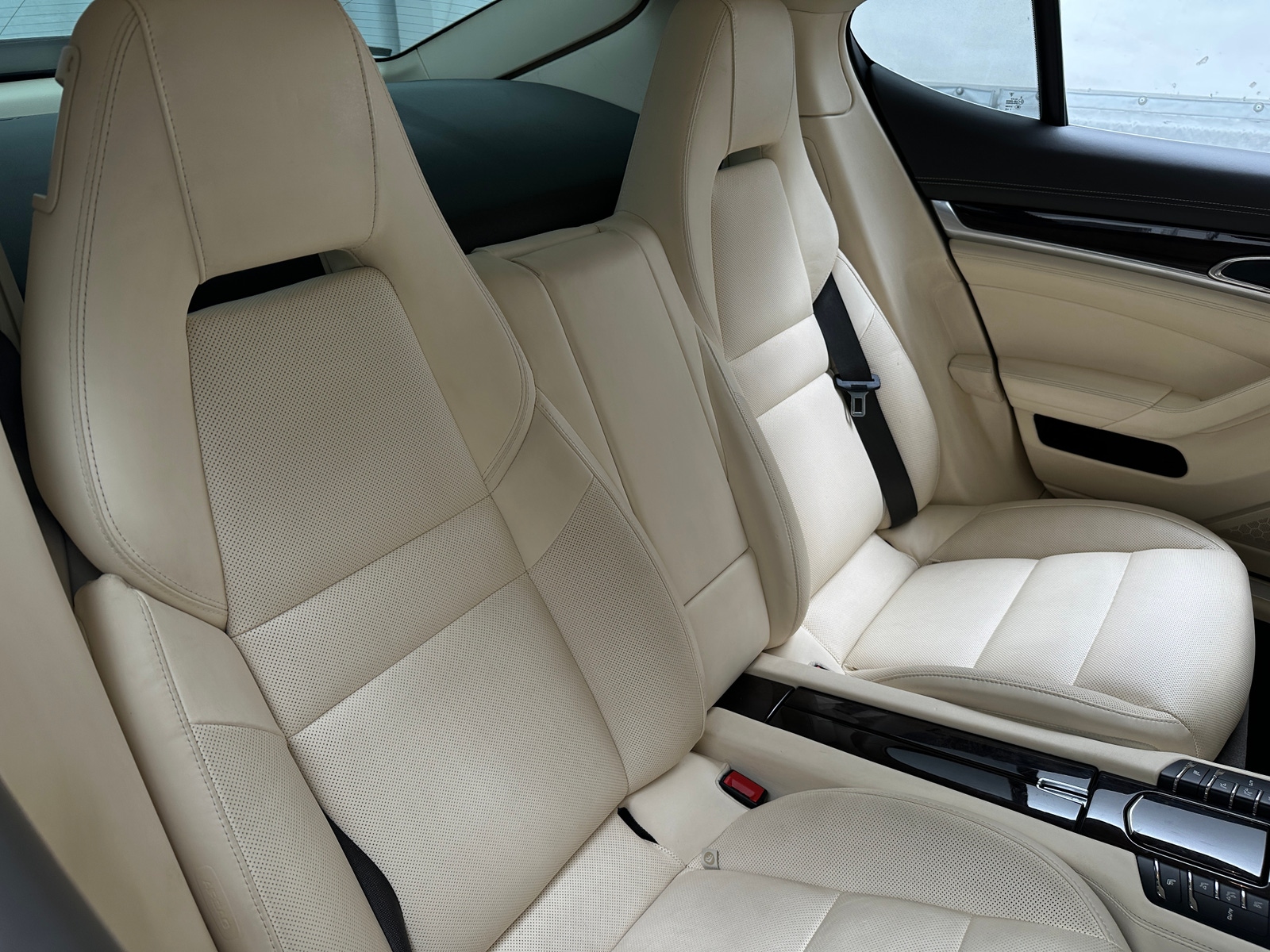 Thumbnail: 2016 Porsche Panamera - 5