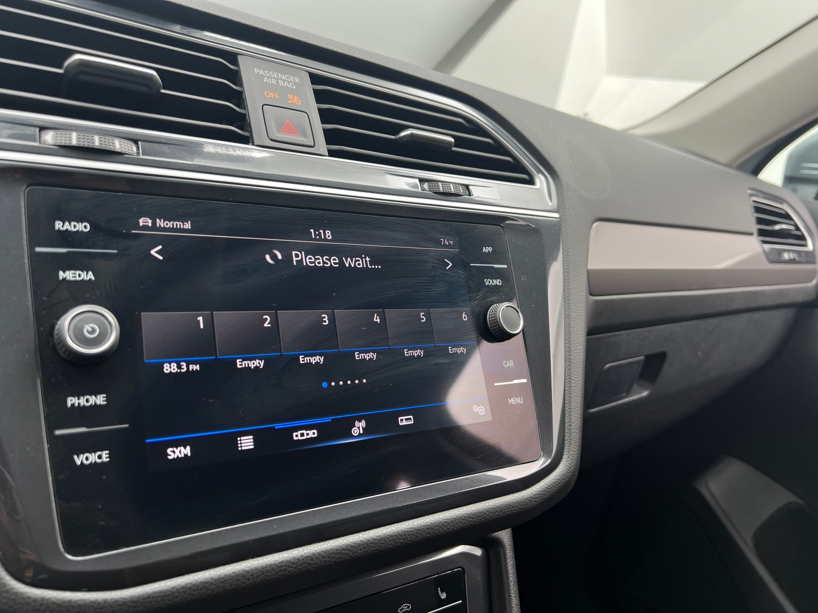 Thumbnail: 2024 Volkswagen Tiguan - 3