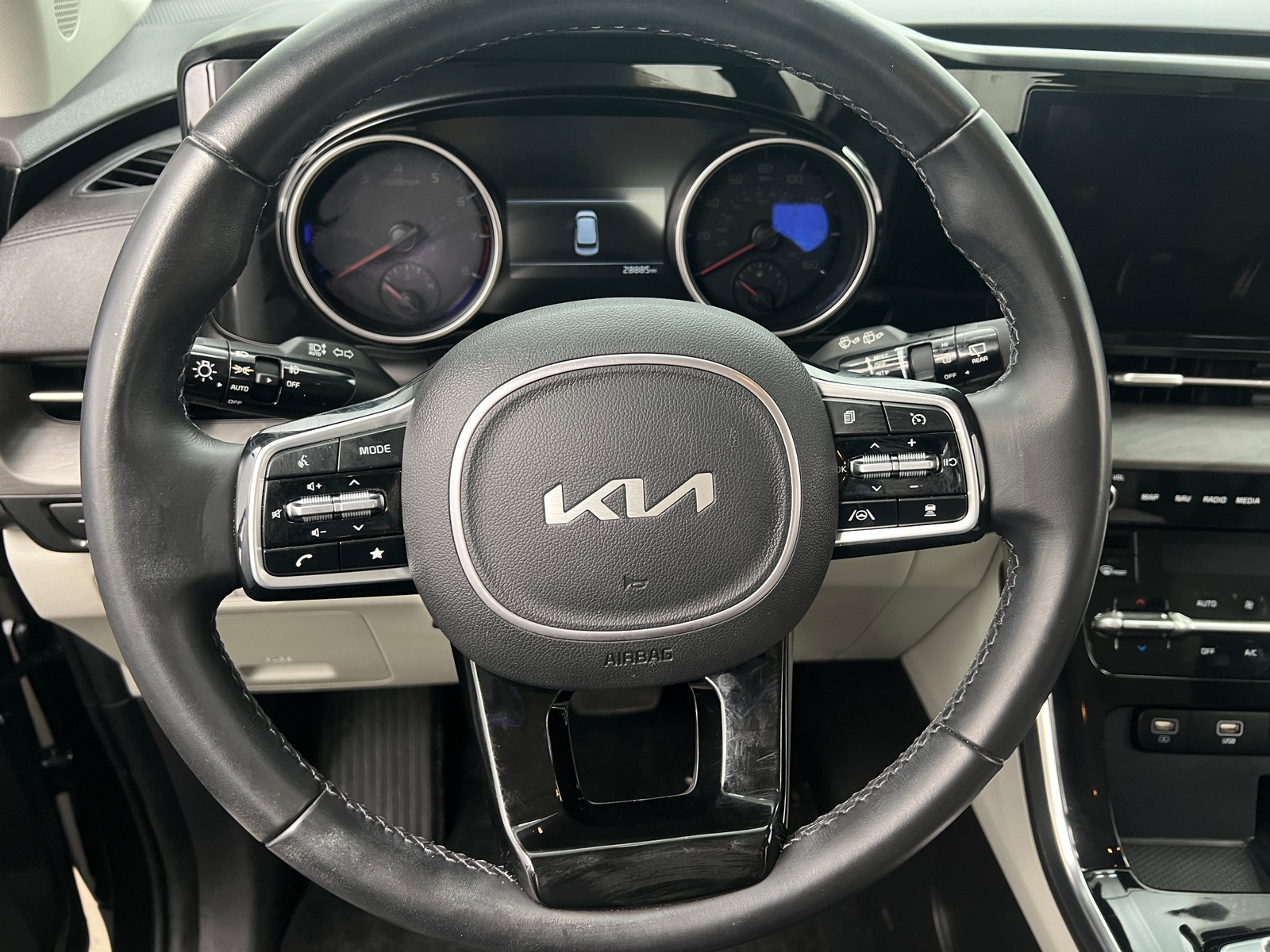 Thumbnail: 2022 Kia Carnival - 4