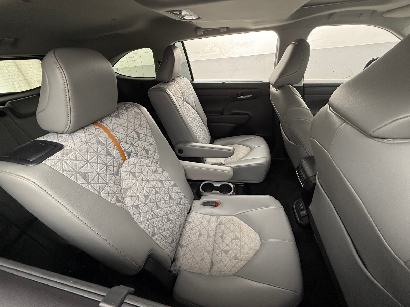 Thumbnail: 2023 Toyota Highlander - 5