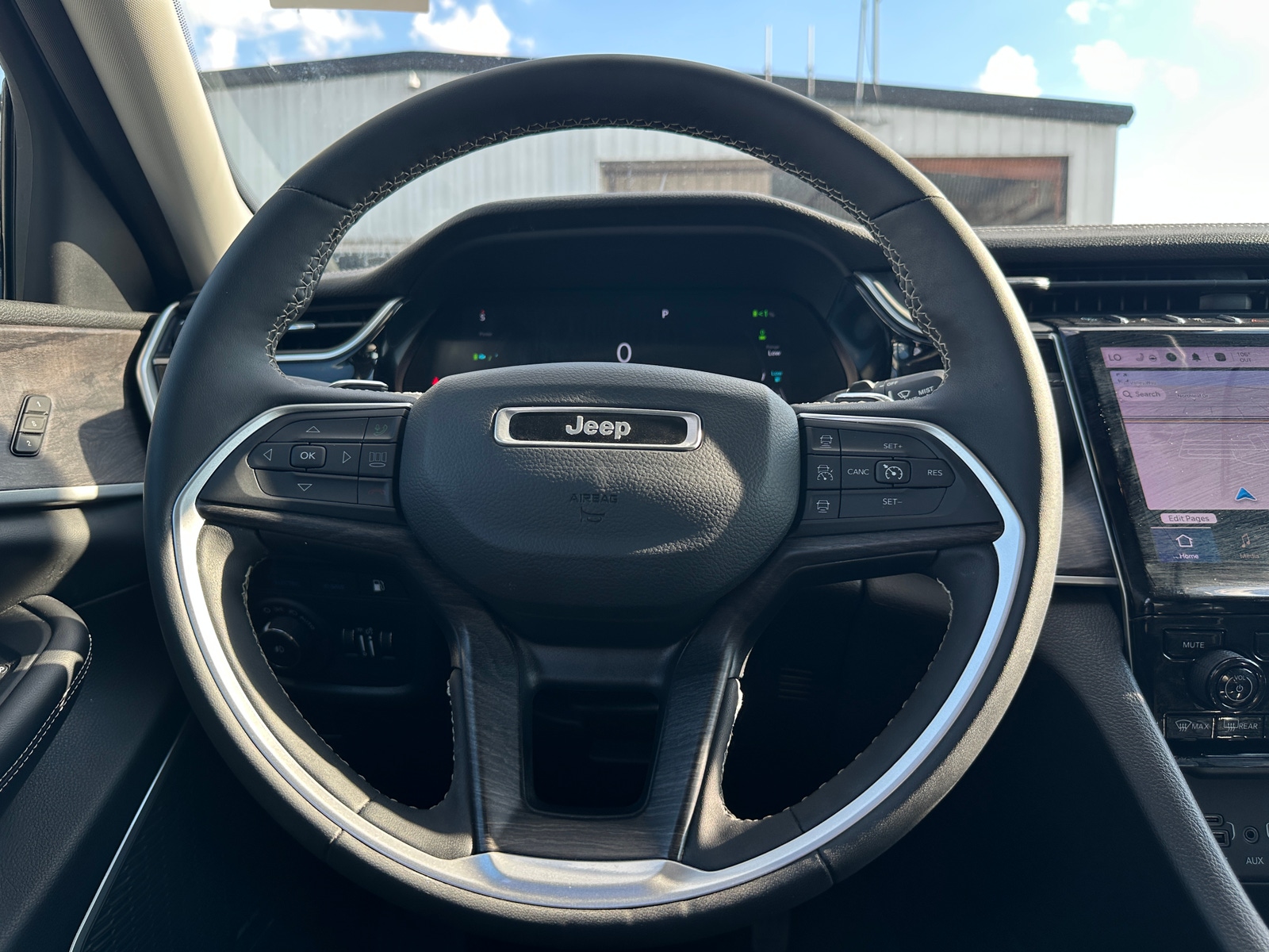 Thumbnail: 2024 Jeep Grand Cherokee - 4