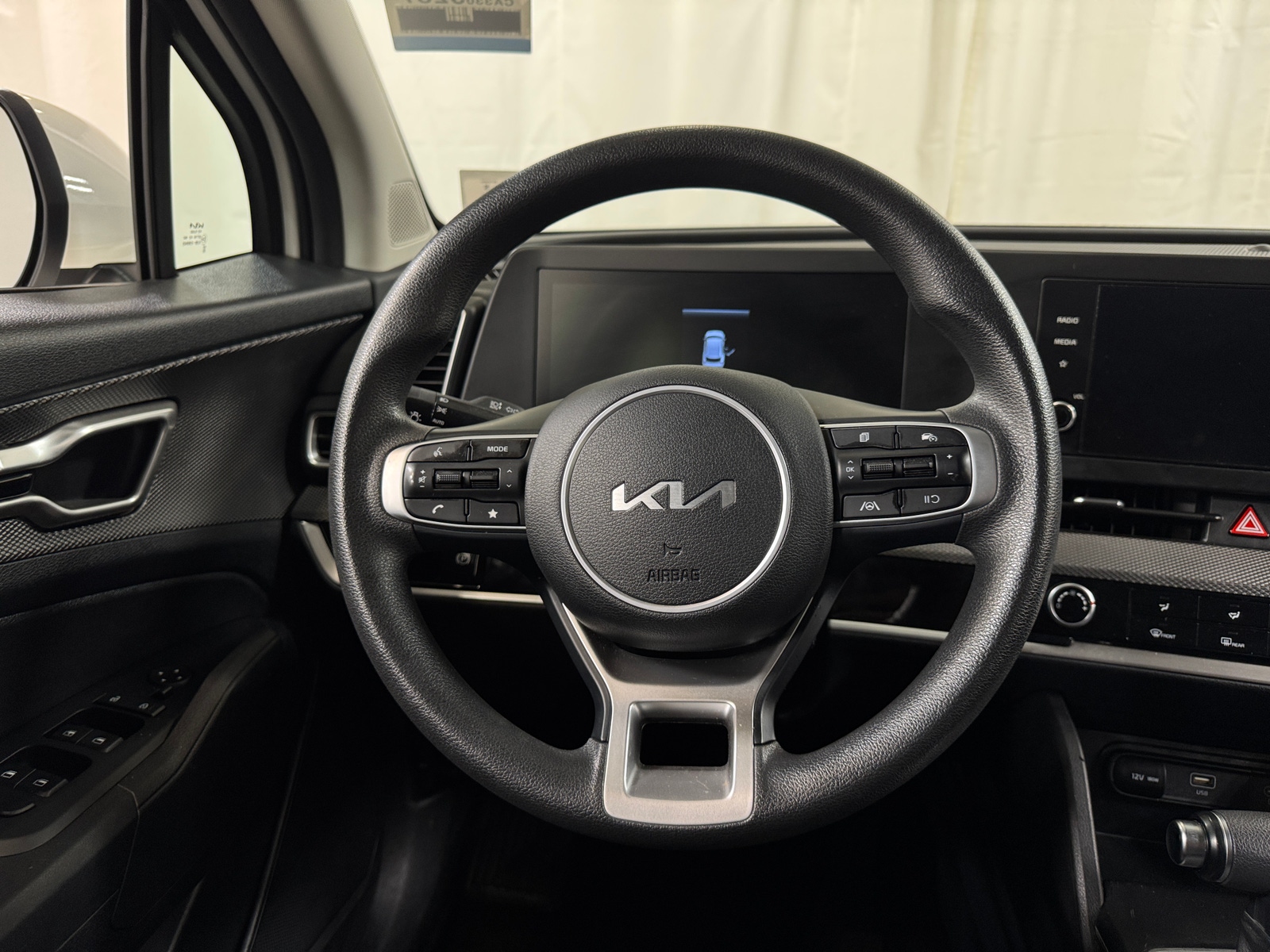 Thumbnail: 2023 Kia Sportage - 5