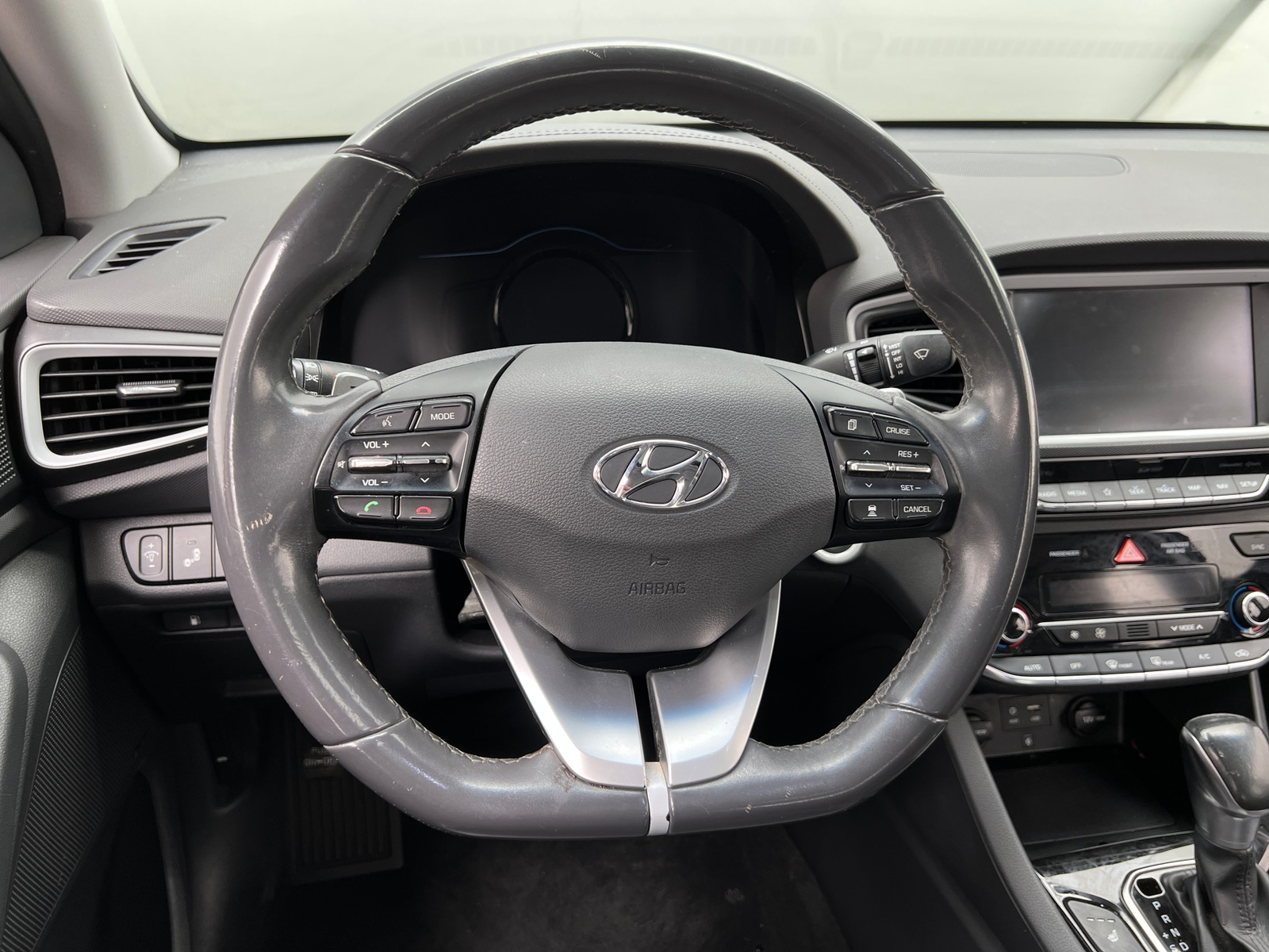 Thumbnail: 2019 Hyundai Ioniq - 4