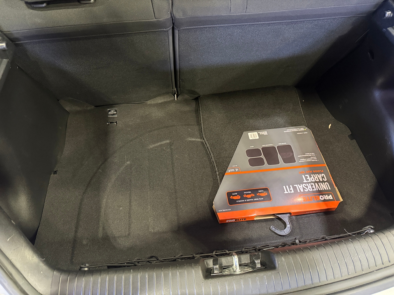 Thumbnail: 2016 Hyundai Veloster - 7