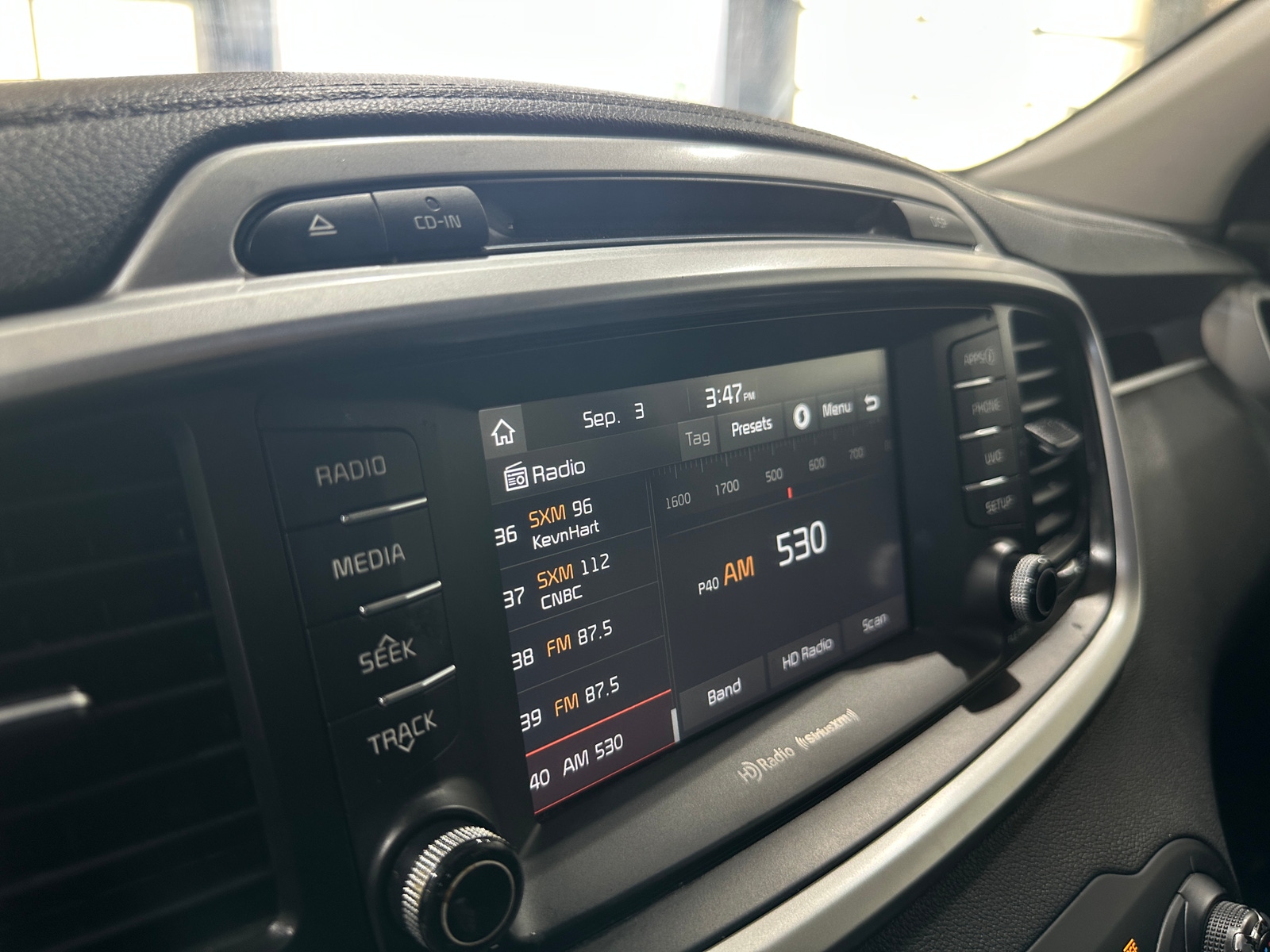 Thumbnail: 2017 Kia Sorento - 4