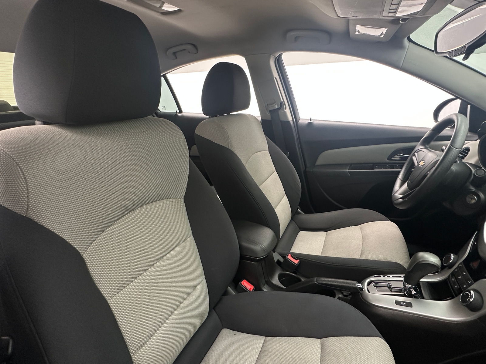 Thumbnail: 2016 Chevrolet Cruze - 2