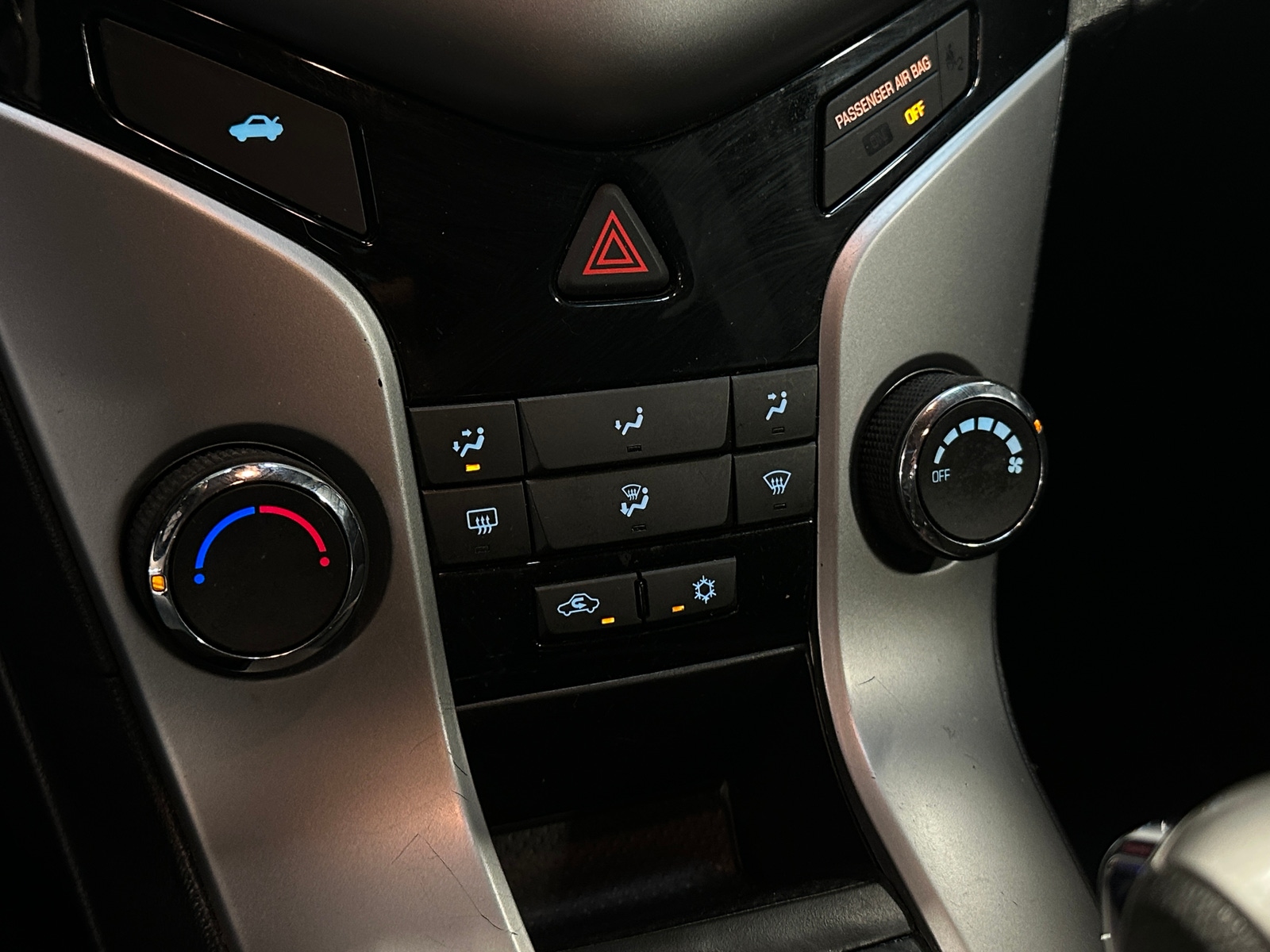 Thumbnail: 2015 Chevrolet Cruze - 4
