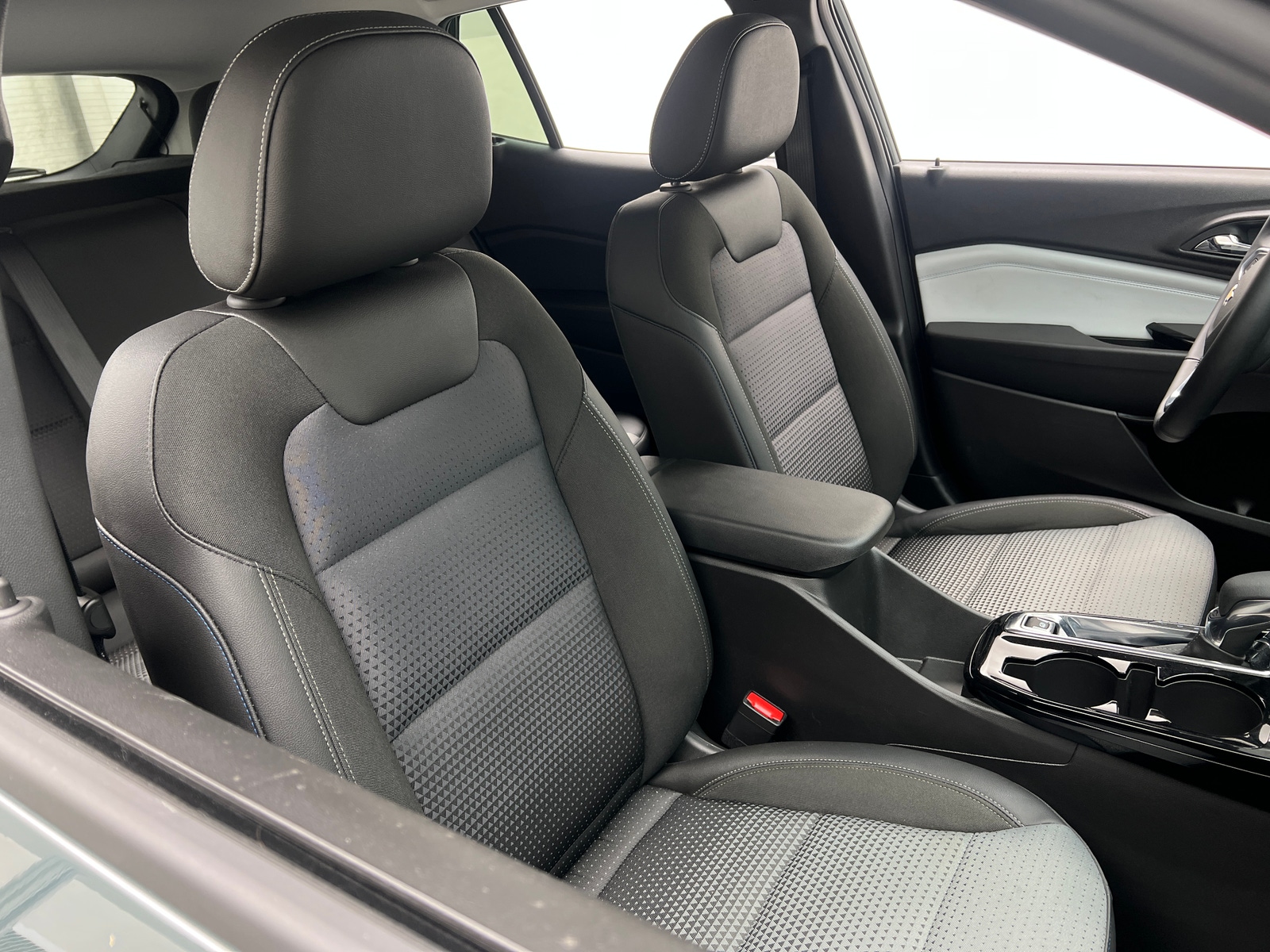 Thumbnail: 2025 Chevrolet Trax - 2