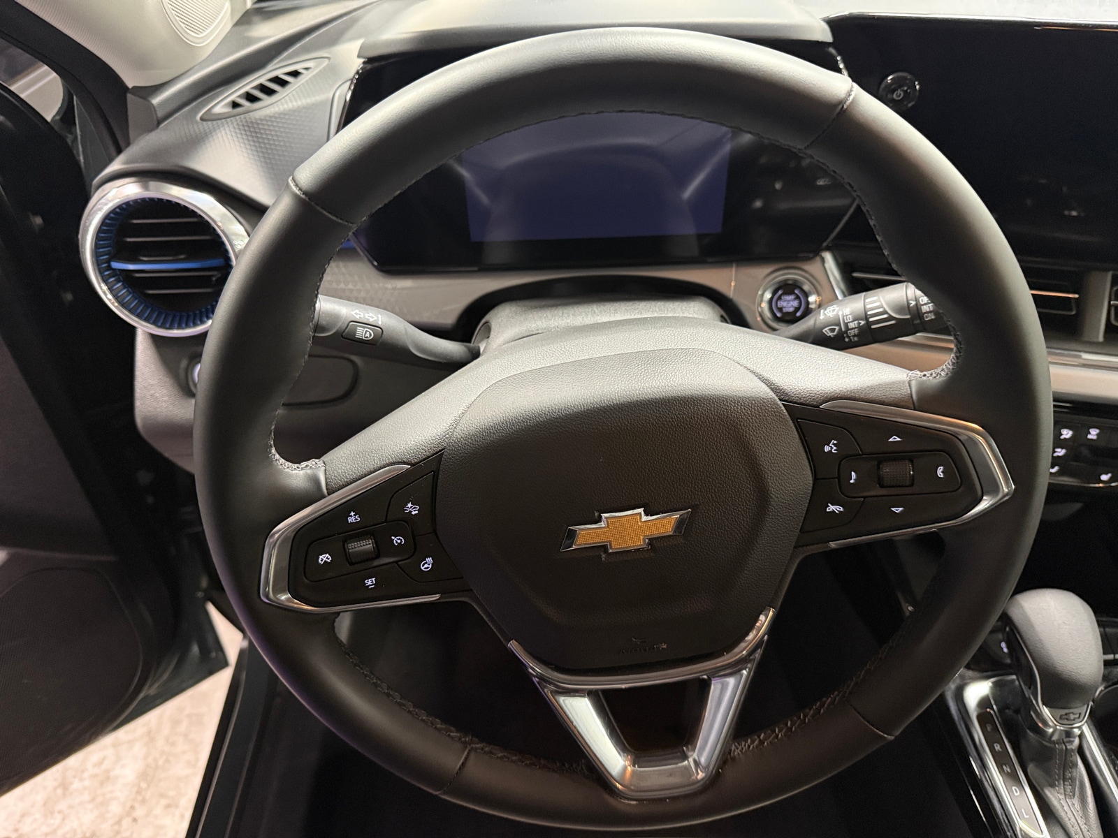 Thumbnail: 2025 Chevrolet Trax - 5