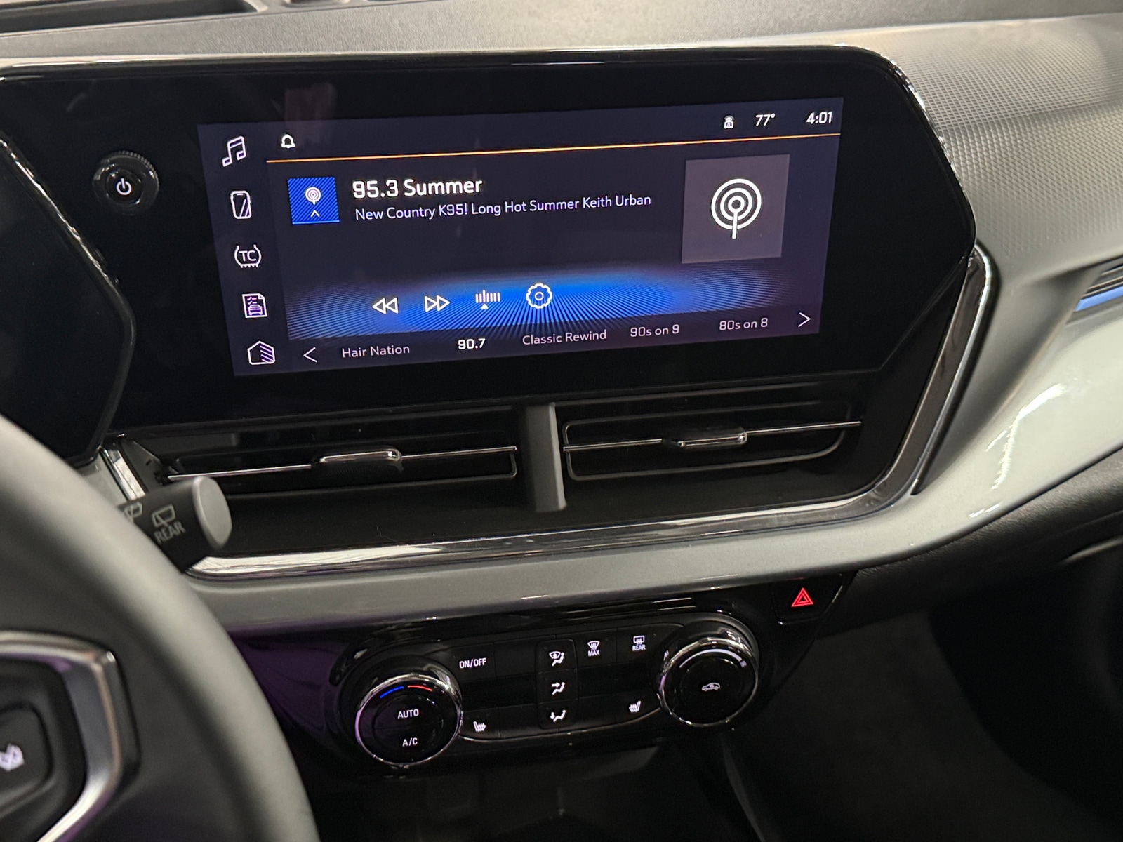 Thumbnail: 2025 Chevrolet Trax - 4