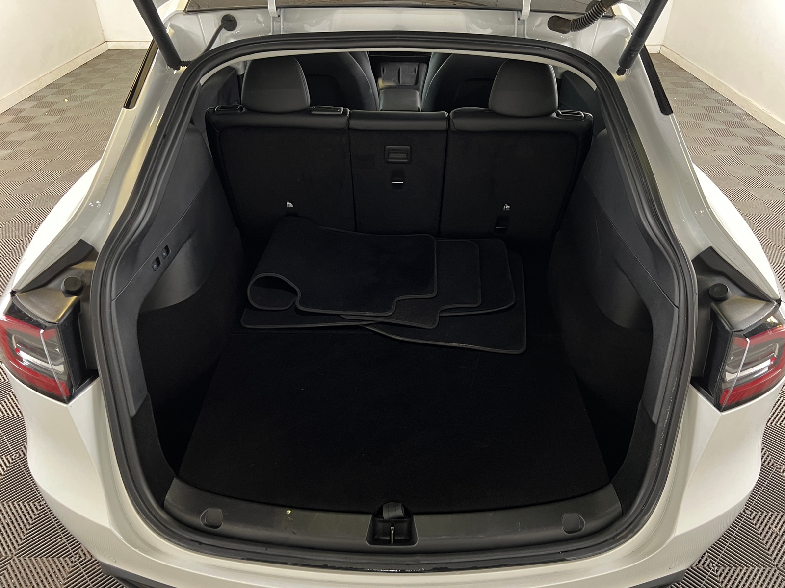 Thumbnail: 2022 Tesla Model Y - 6