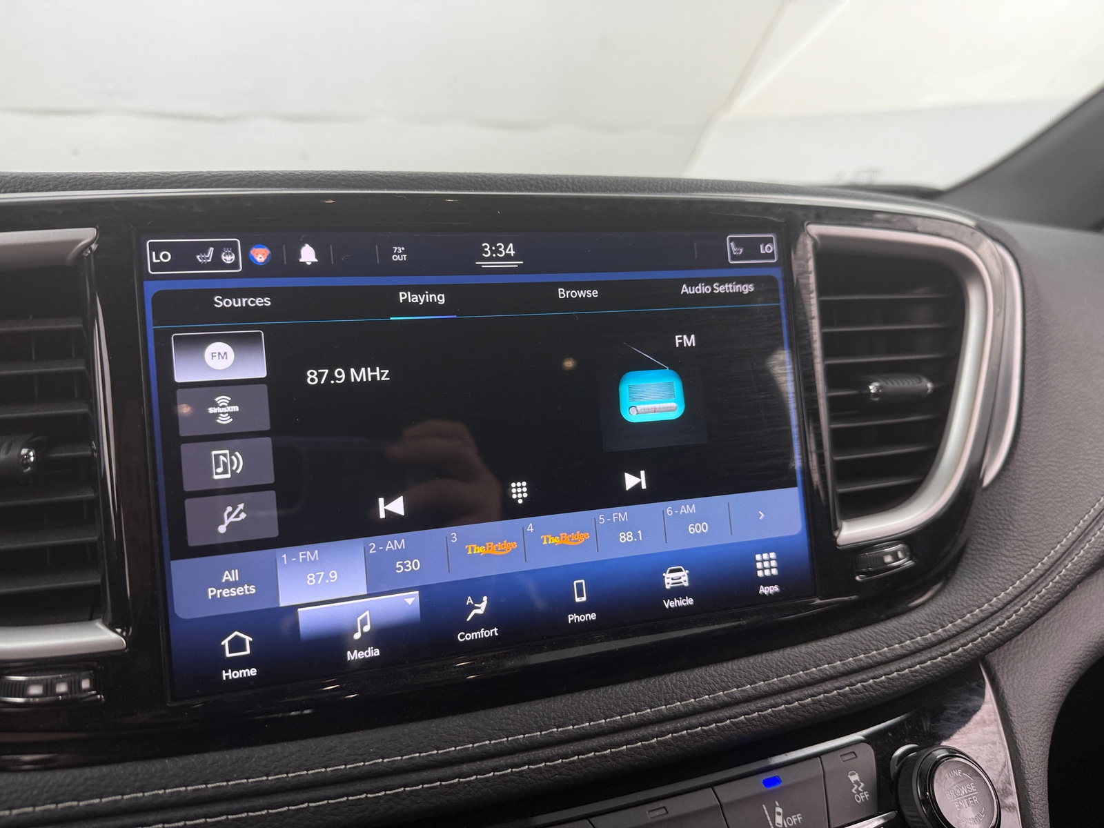 Thumbnail: 2021 Chrysler Pacifica - 3