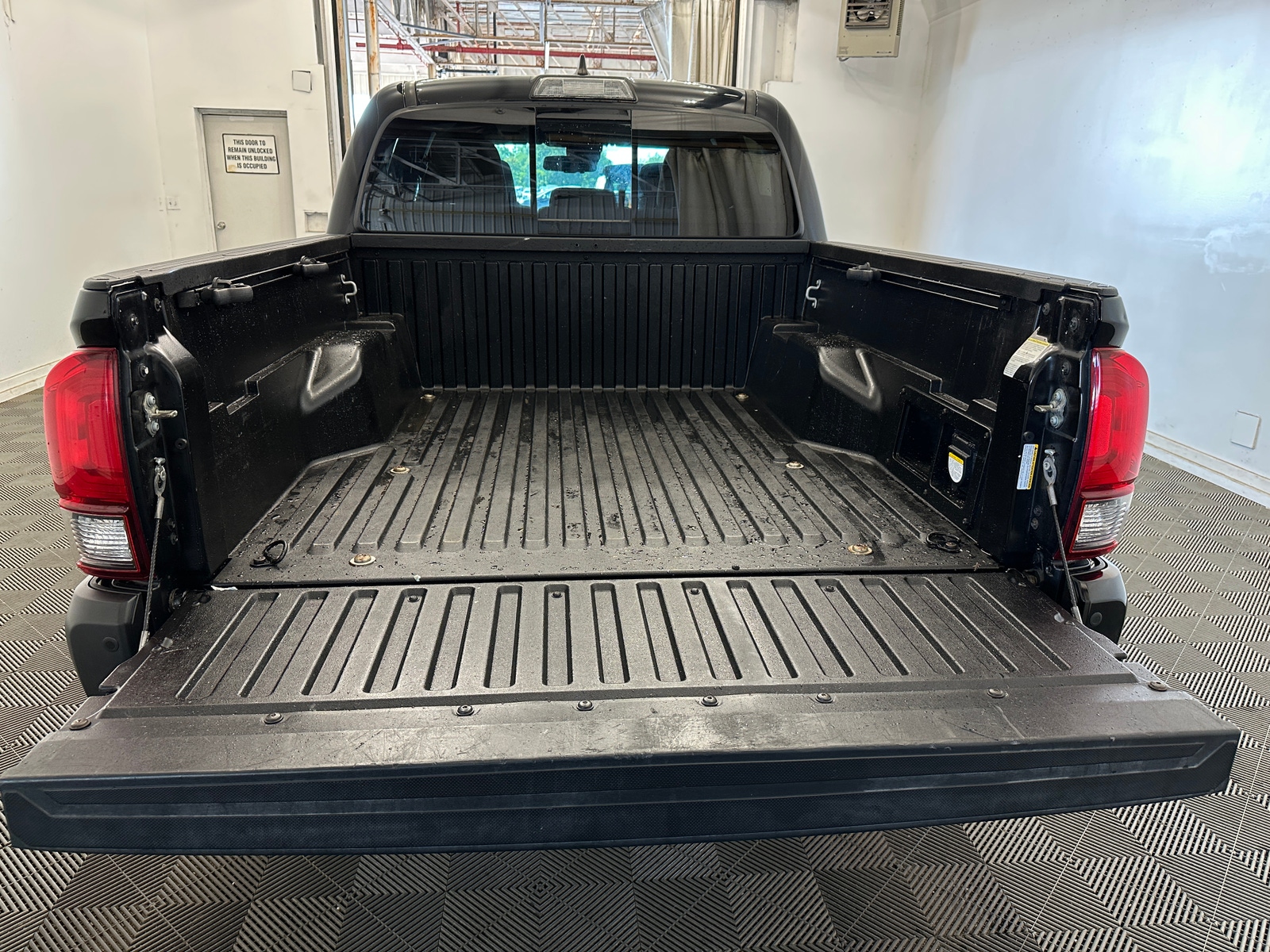 Thumbnail: 2019 Toyota Tacoma - 7