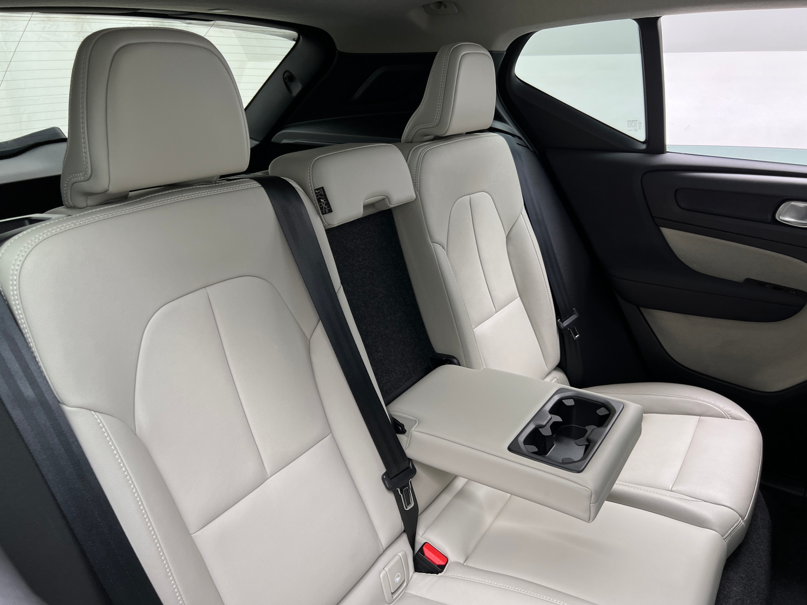 Thumbnail: 2021 Volvo XC40 - 5