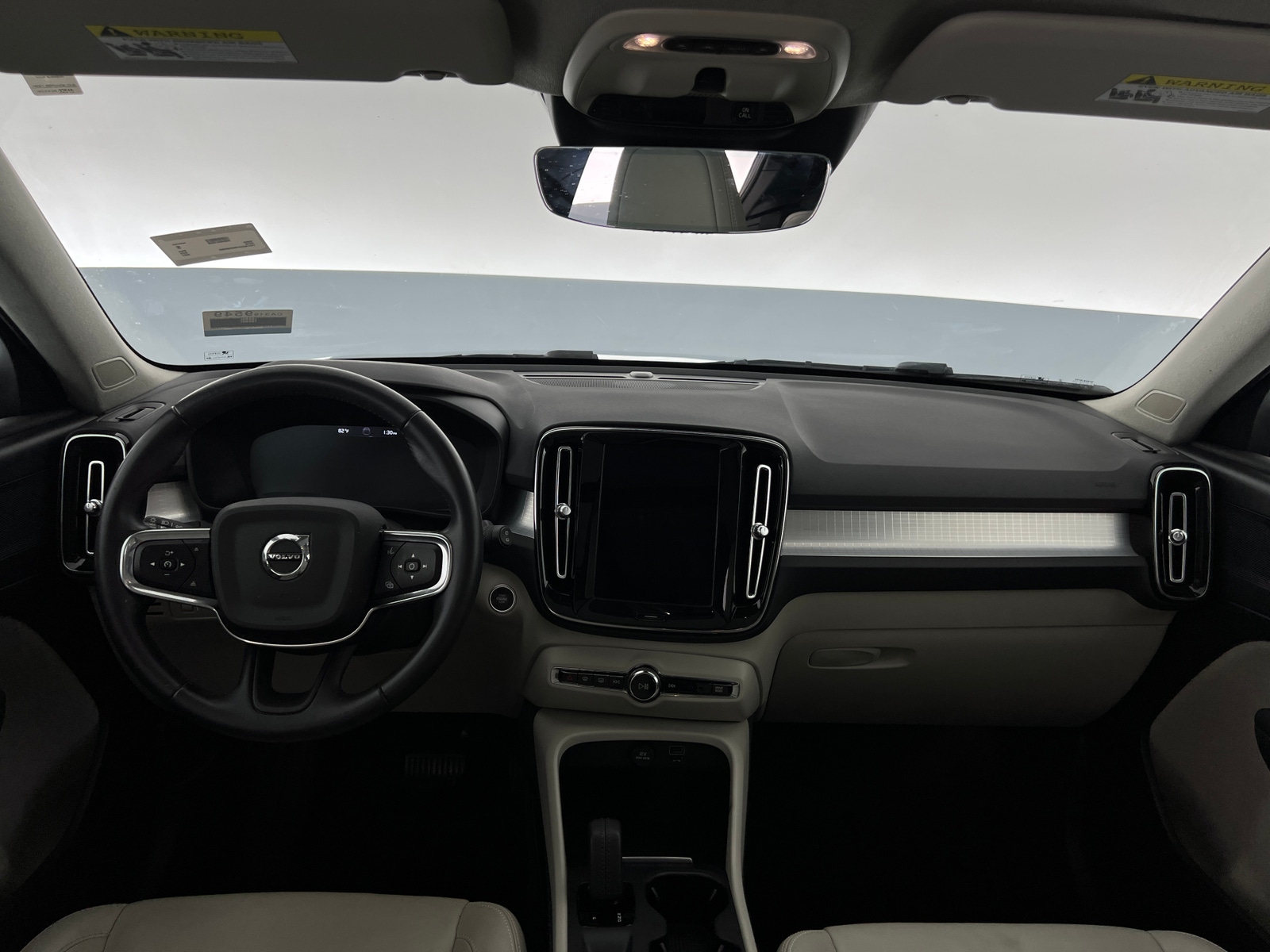 Thumbnail: 2021 Volvo XC40 - 2