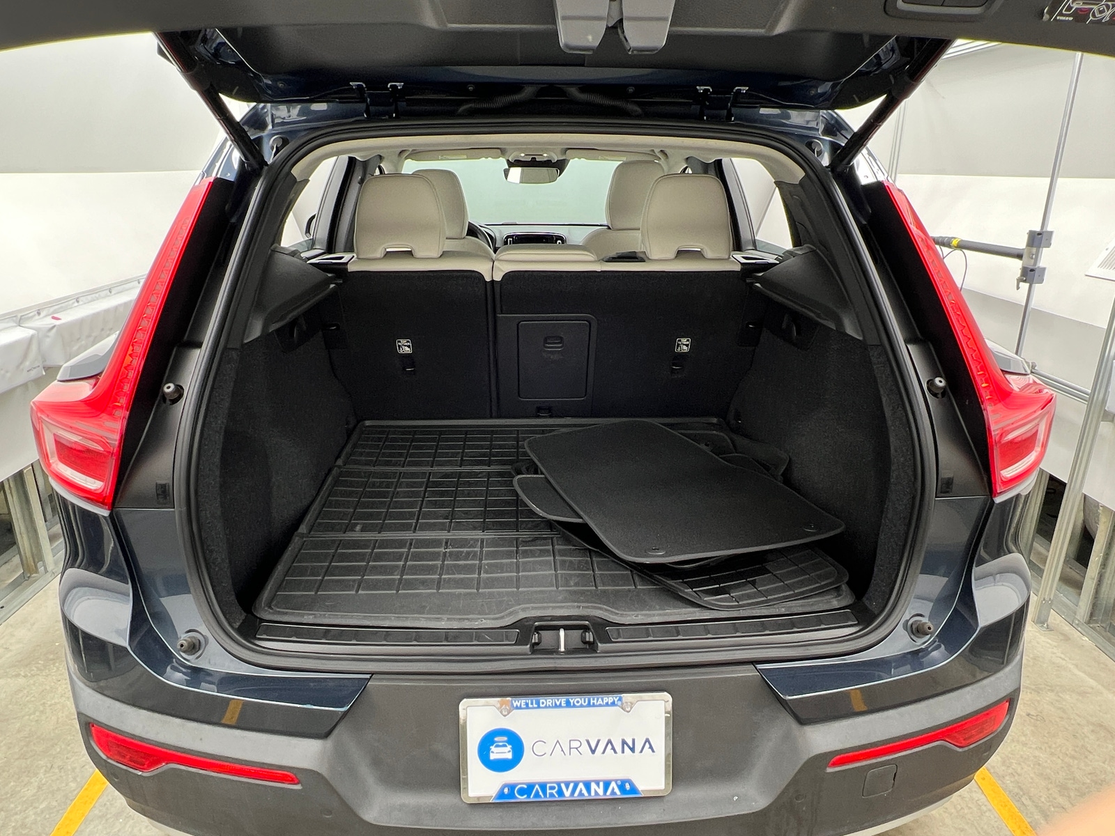 Thumbnail: 2021 Volvo XC40 - 6