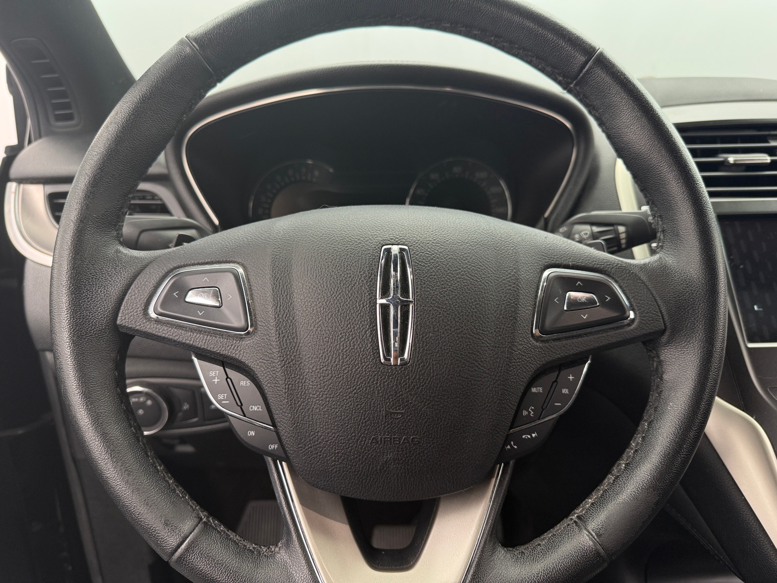 Thumbnail: 2018 Lincoln MKC - 4