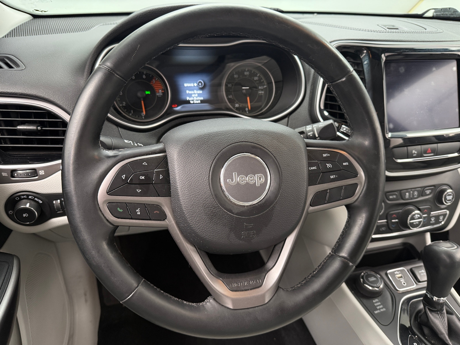 Thumbnail: 2019 Jeep Cherokee - 4