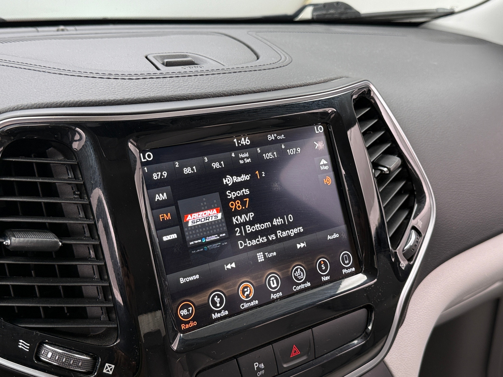 Thumbnail: 2019 Jeep Cherokee - 3